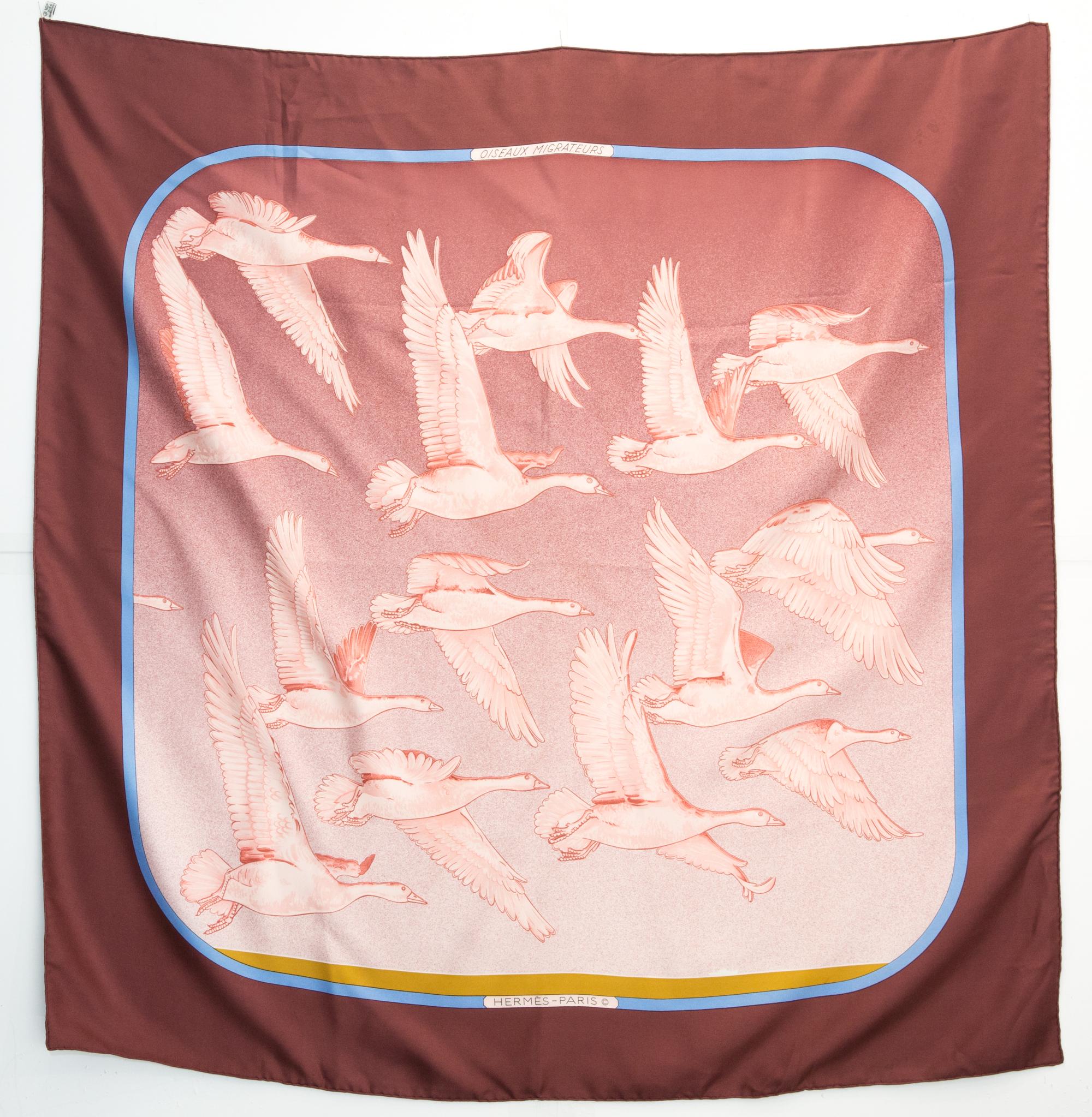 Hermes Oiseaux Migrateurs by C. Latham Seidenschal im Angebot 2