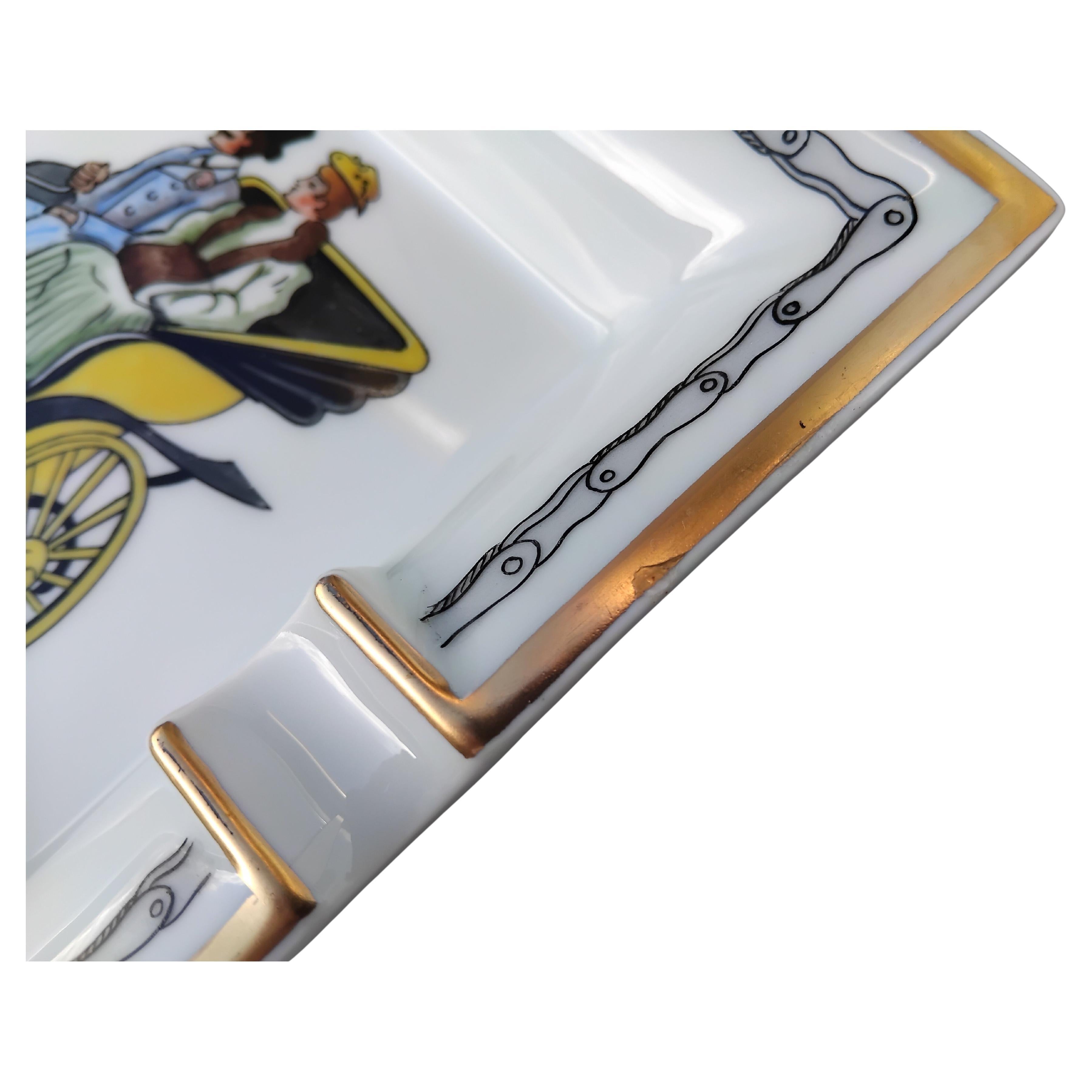 Hermès Old Car Cigar Ashtray Change Tray Porcelain Gold en vente 7