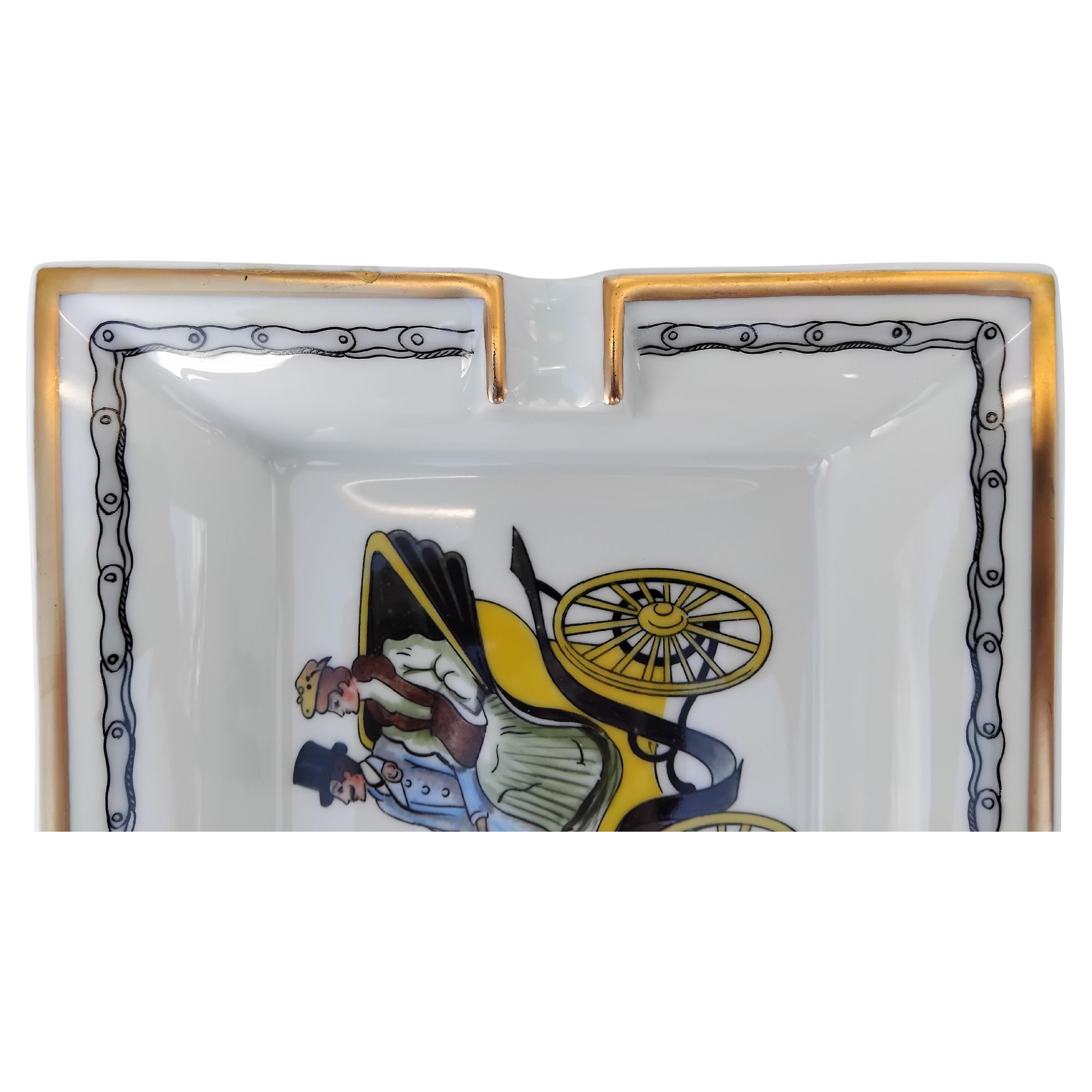 Gris Hermès Old Car Cigar Ashtray Change Tray Porcelain Gold en vente