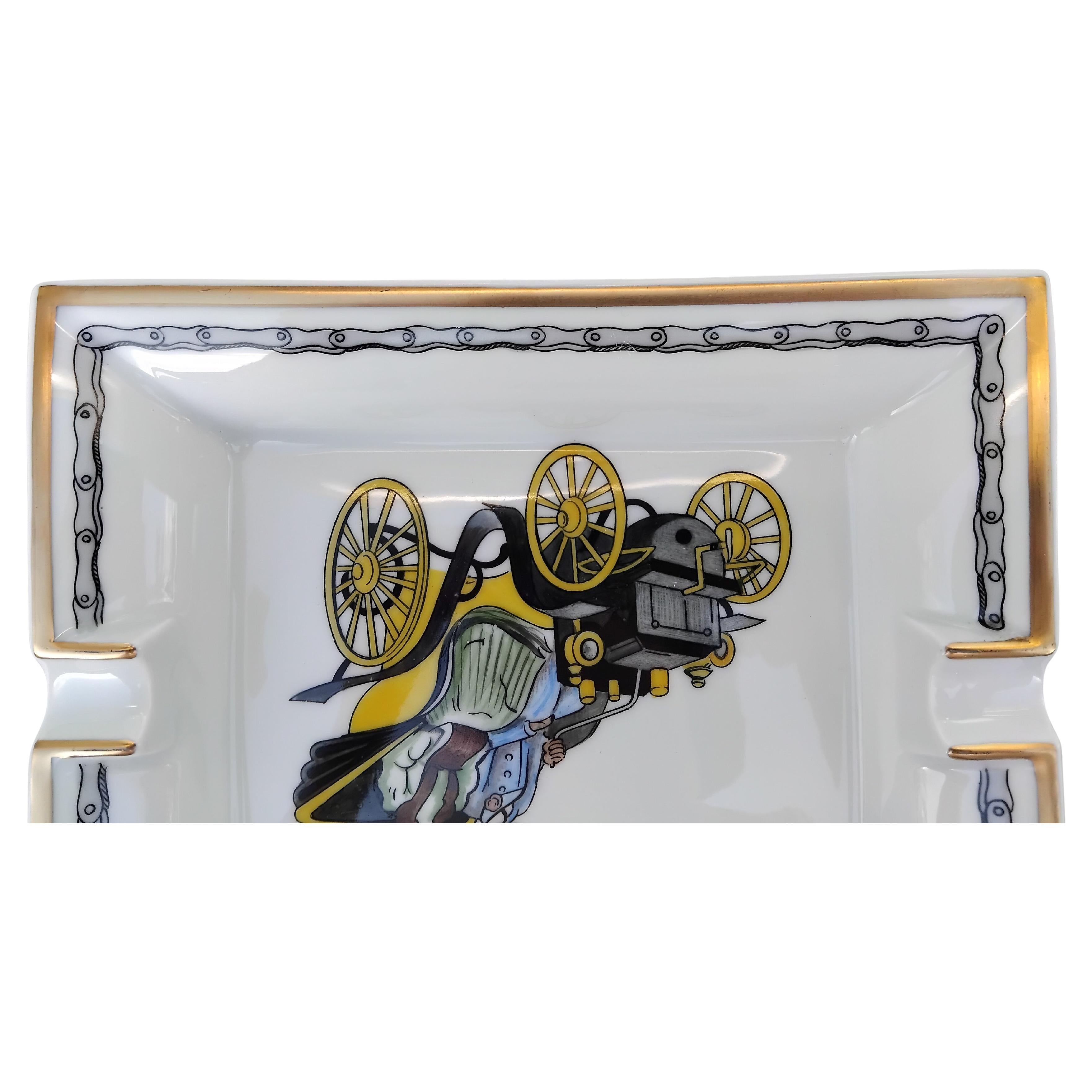 Hermès Old Car Cigar Ashtray Change Tray Porcelain Gold Unisexe en vente