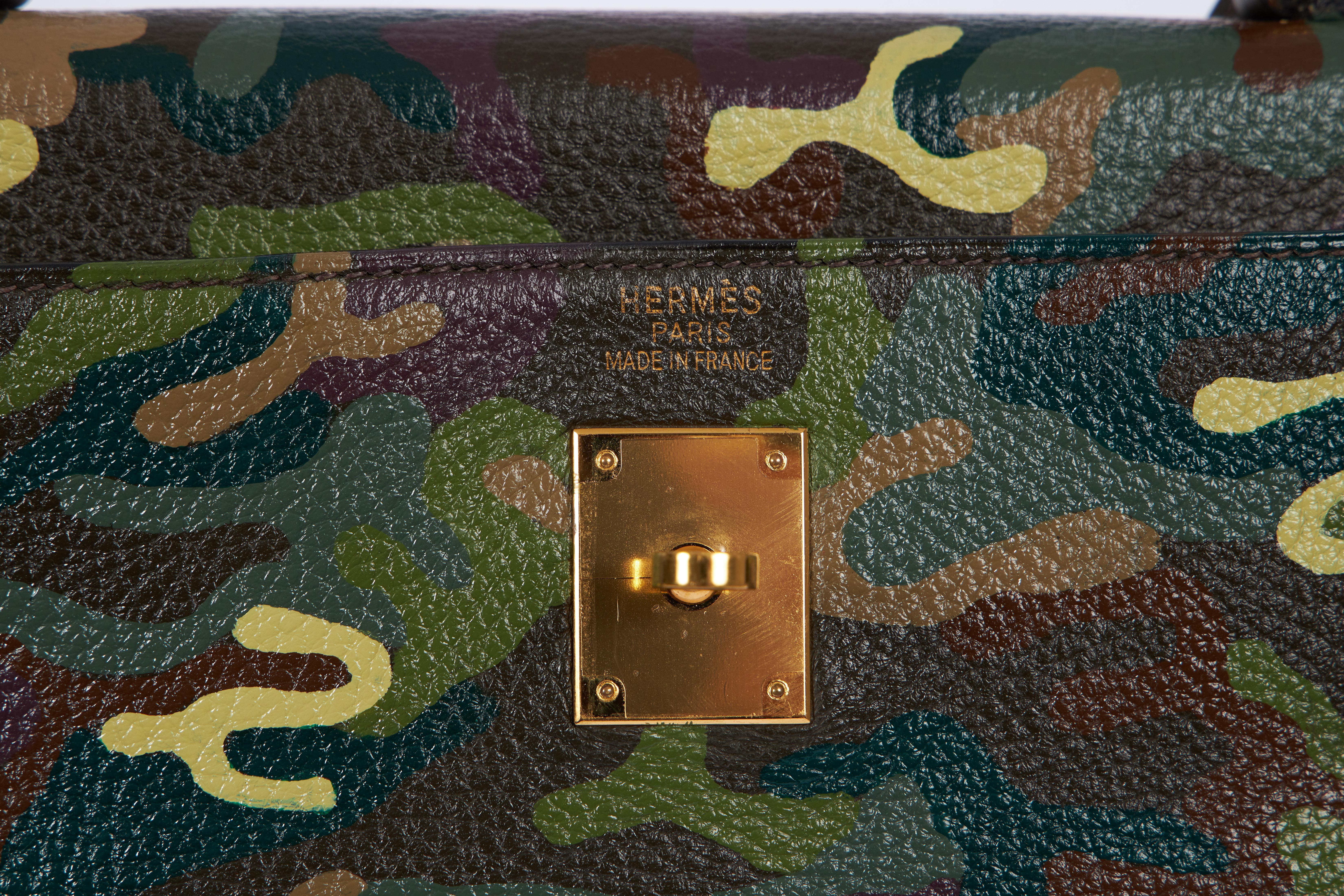 Hermes Olive Green Camouflage Kelly 35 In Excellent Condition In West Hollywood, CA