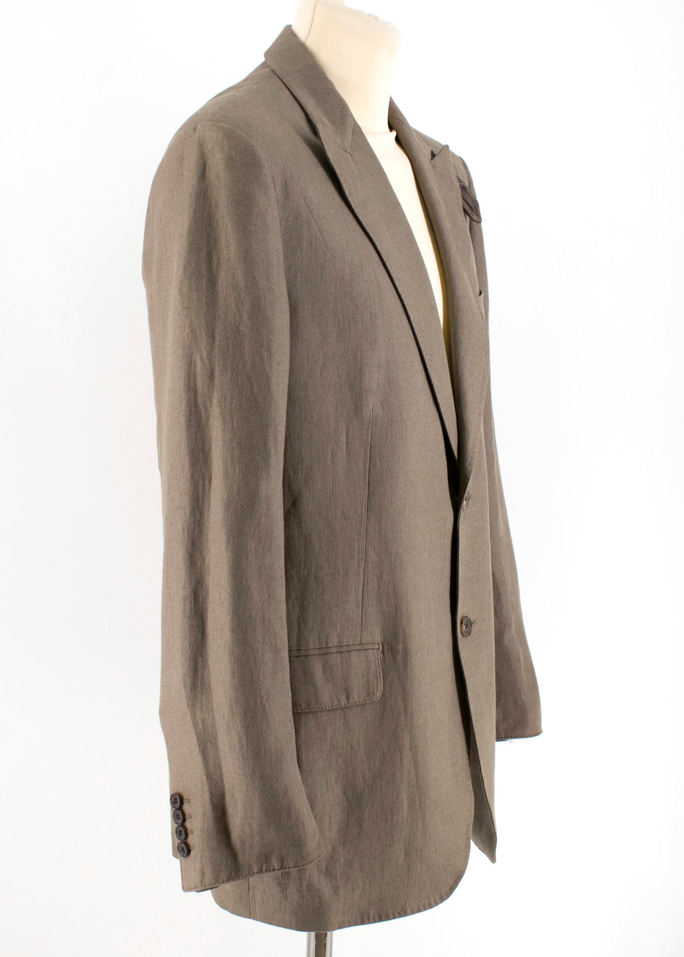 Hermes Olive Green Linen Blazer Jacket

button closure;
three-pocket style;
one interior pocket;
lining 100% rayon
Made in Italy

Please note, these items are pre-owned and may show signs of being stored even when unworn and unused. This is