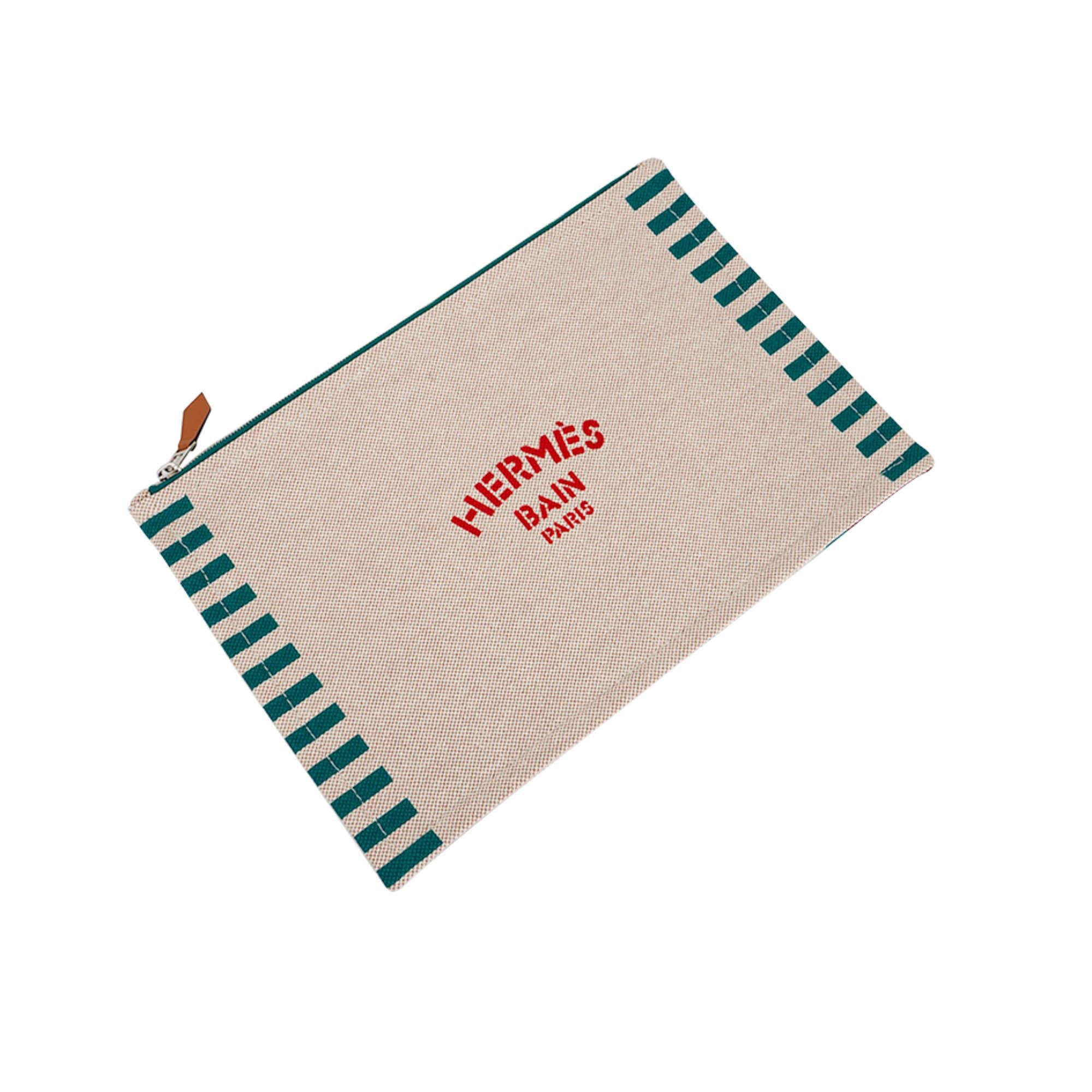 Beige Hermes Optimist 24 Bain Flat Pouch Vert Ecru in vendita