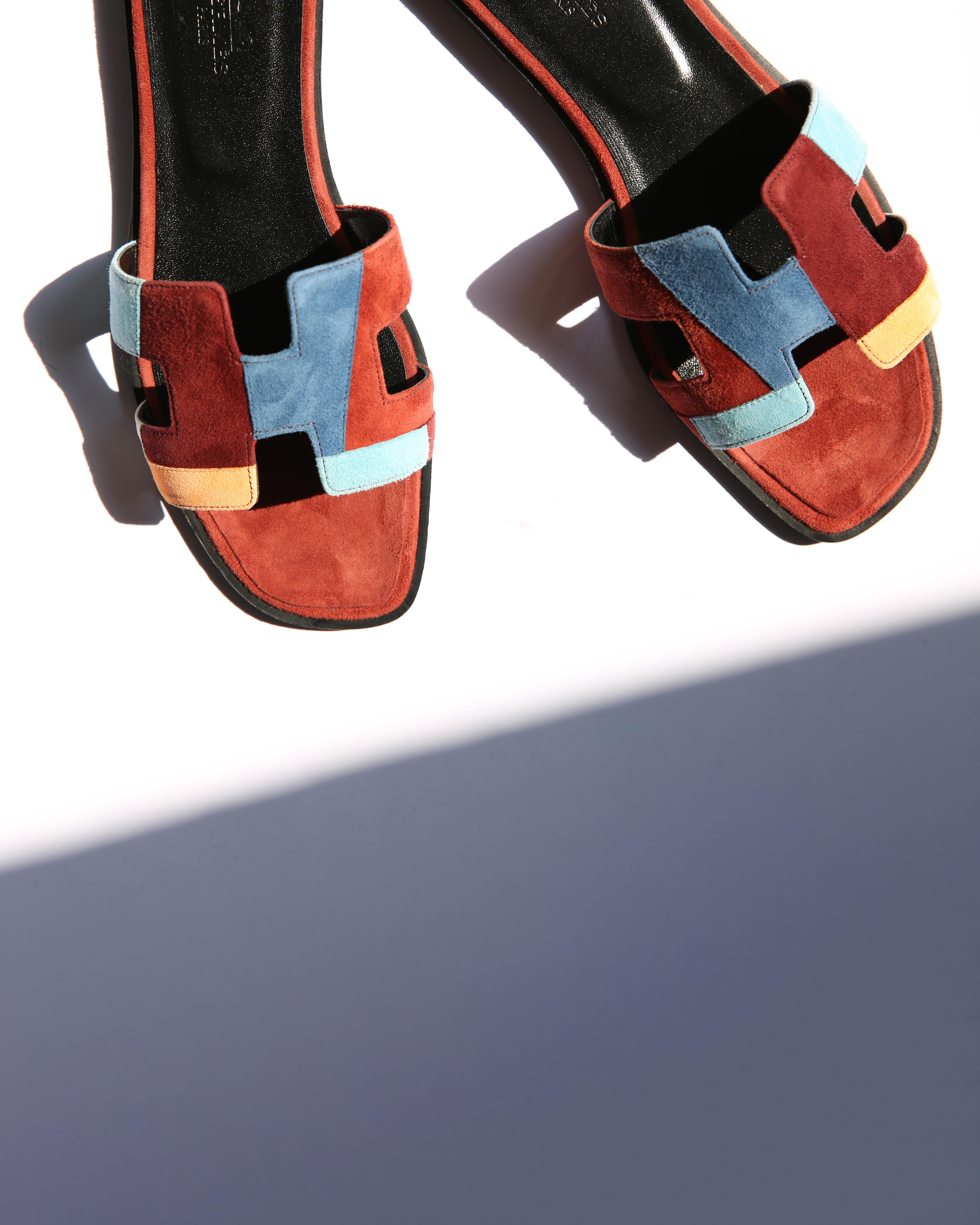 Hermes Oran burgundy blue peach grey suede Limited edition print sandals 39 In Good Condition In Milano, Lombardia