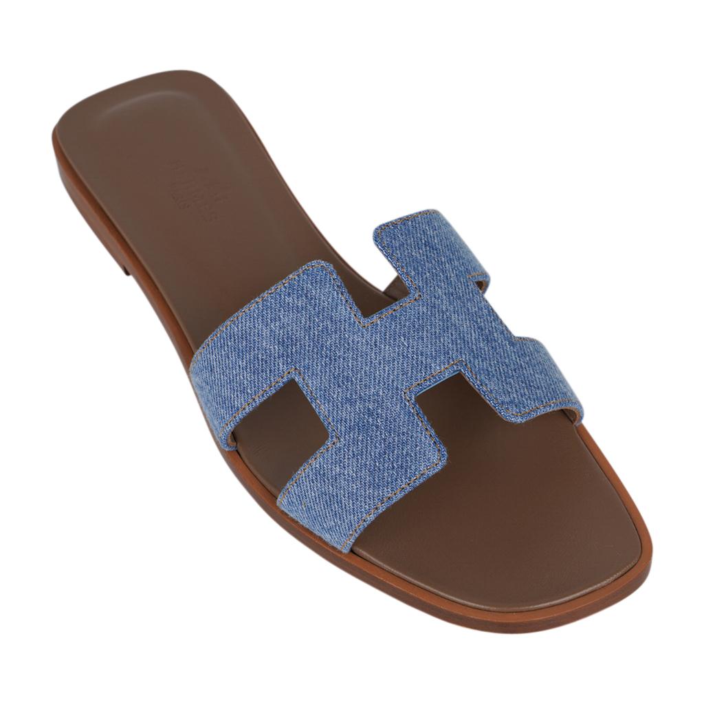 Hermes Oran Denim Sandal Limited Edition Flat Shoes 38 / 8 New w/Box In New Condition In Miami, FL