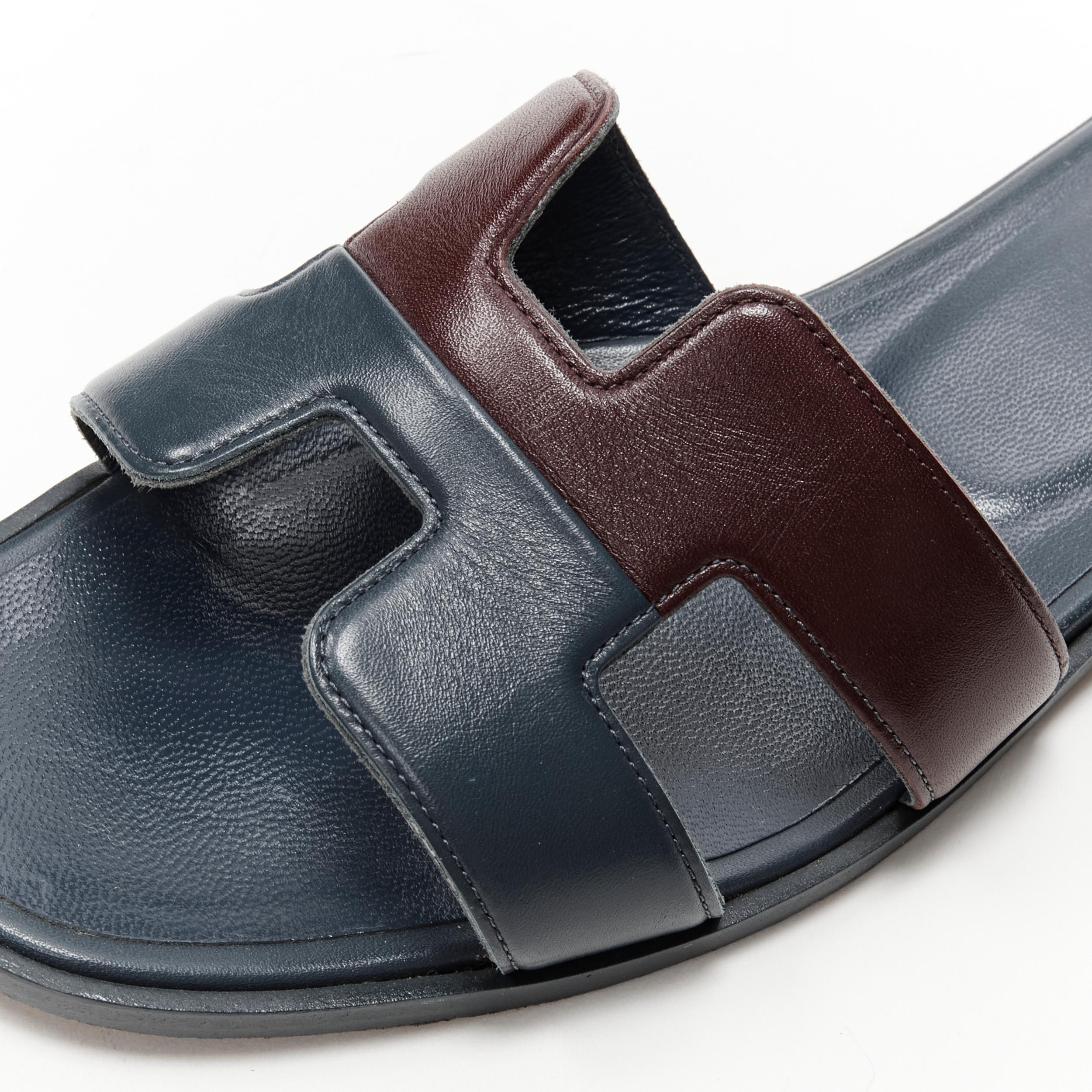 HERMES Oran dual tone burgundy navy leather H flat sandals EU37.5 In Good Condition In Hong Kong, NT