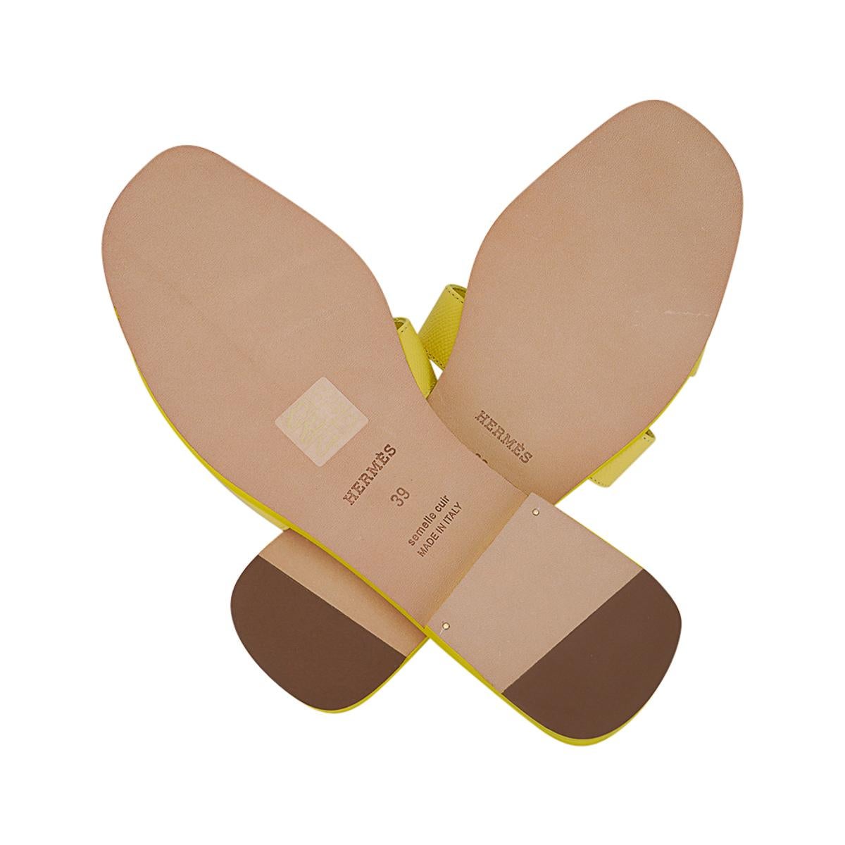 Hermes Oran Flat Sandal  Jaune Pollen Epsom Leather 39 / 9  For Sale 2