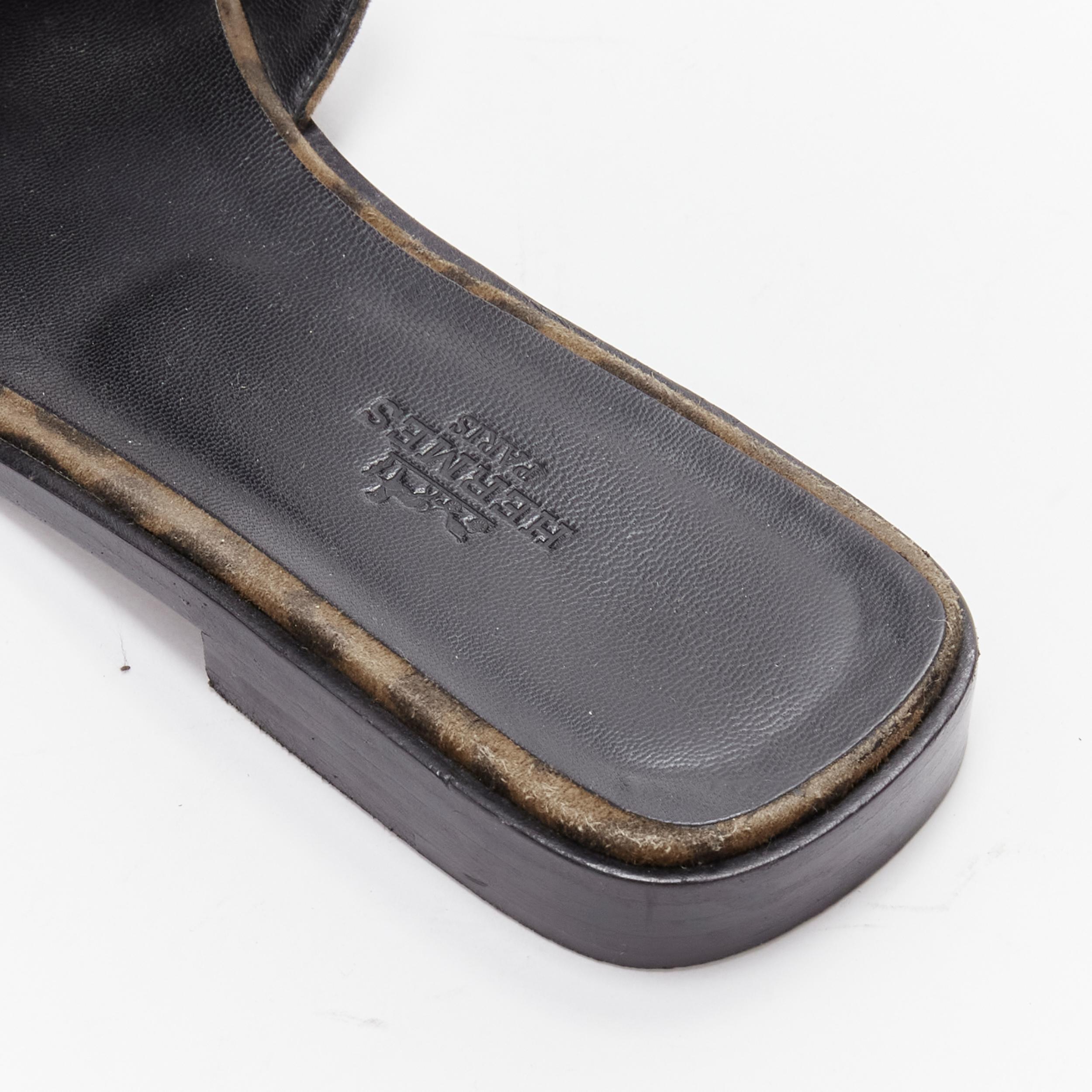 HERMÈS Sandales Oran H en cuir marron à imprimé léopard avec logo EU37 en vente 3