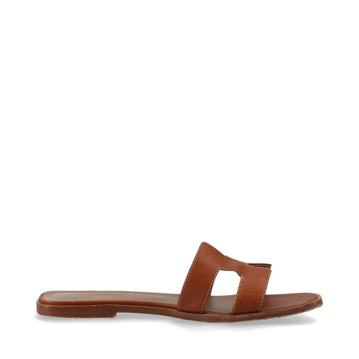 Hermès Oran Leather Sandals Brown In Good Condition In Humacao, PR