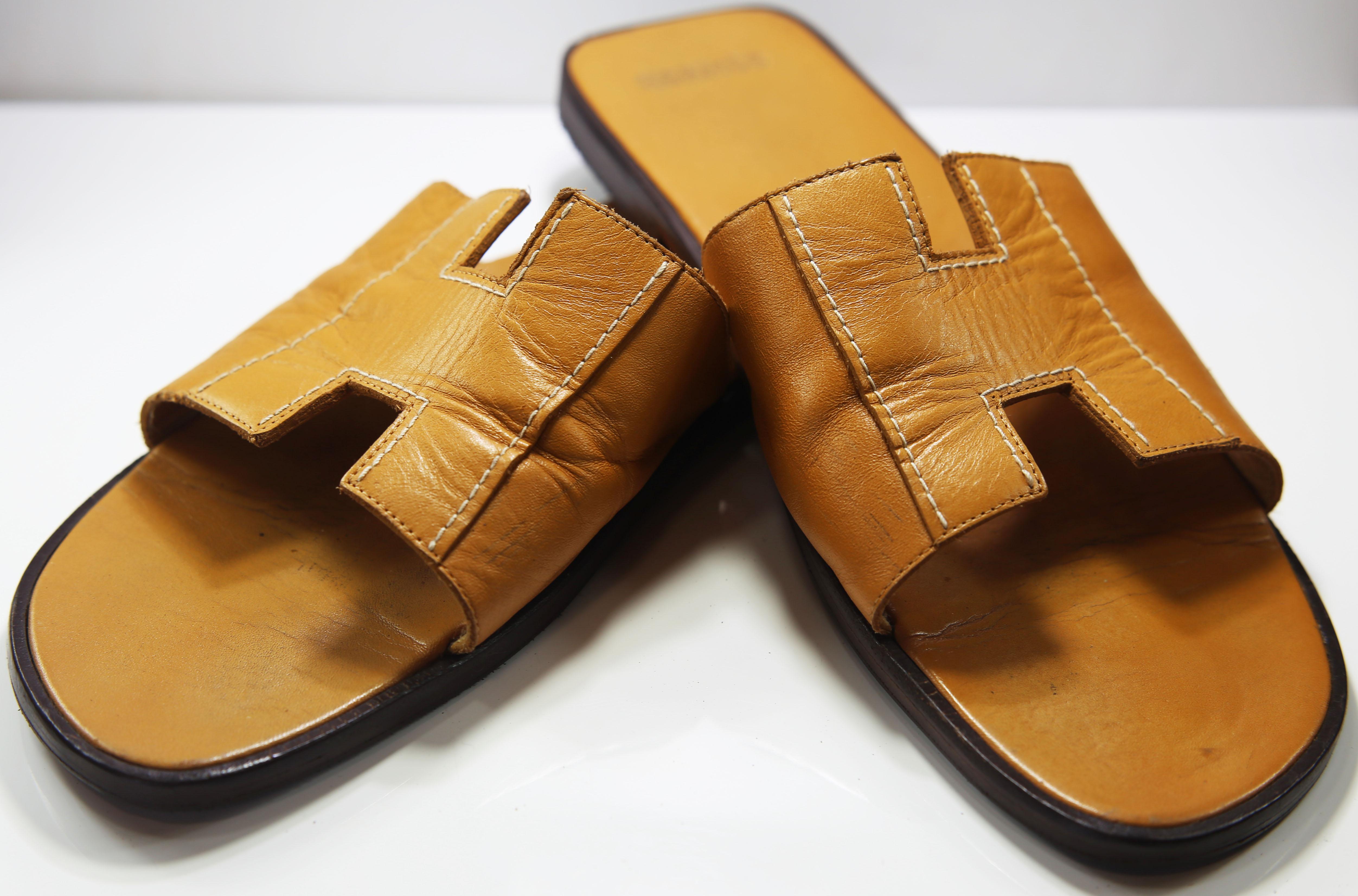 Hermes Oran Leather Slide In Fair Condition In  Bilbao, ES