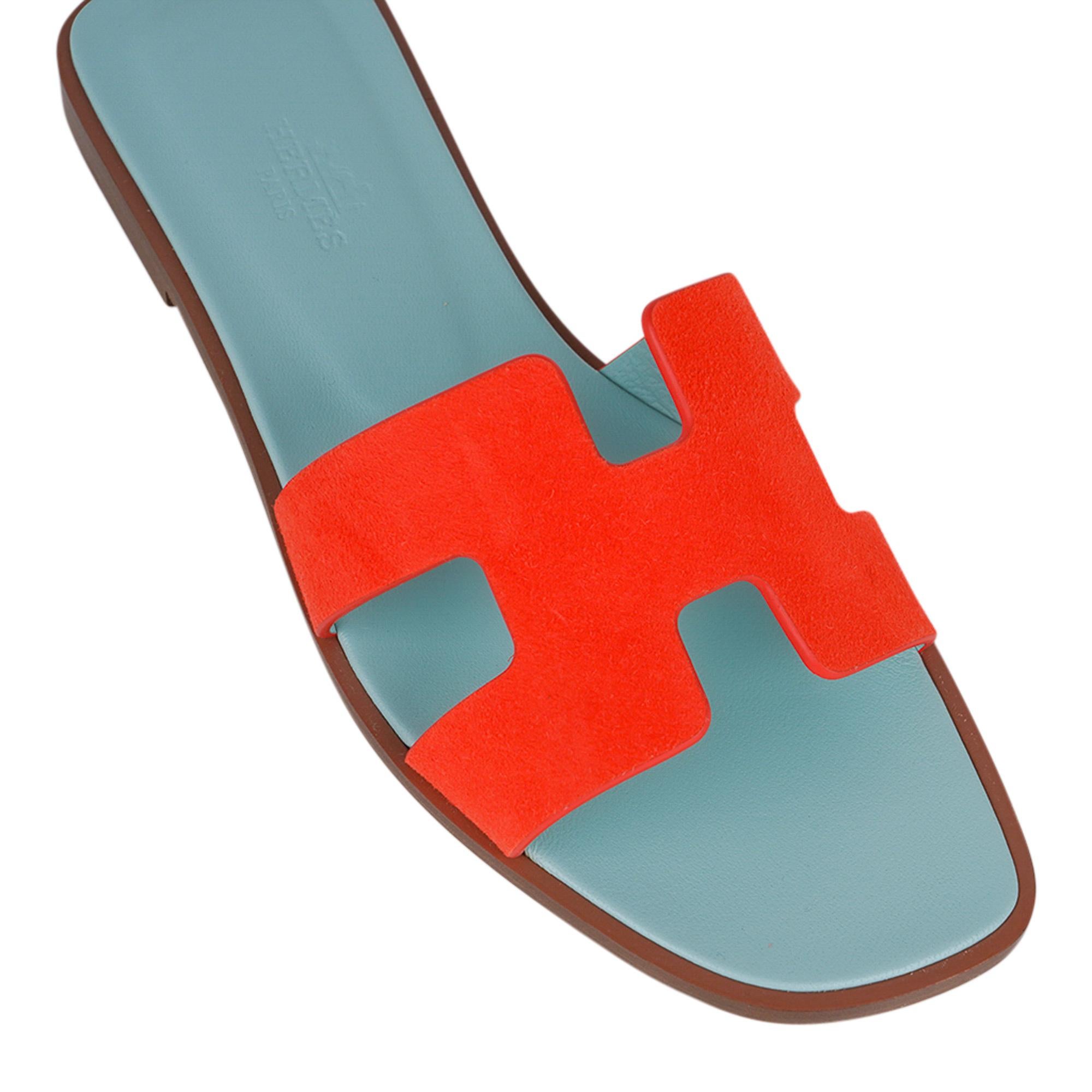 Mightychic offers Hermes Oran sandals featured in exquisite Rose Sorbet Doblis slide.
The iconic H cutout over the top of the foot in Rose Sorbet flat sandals.
Pretty Blue embossed calfskin insole.
Wood heel with leather sole.
Comes with sleepers,
