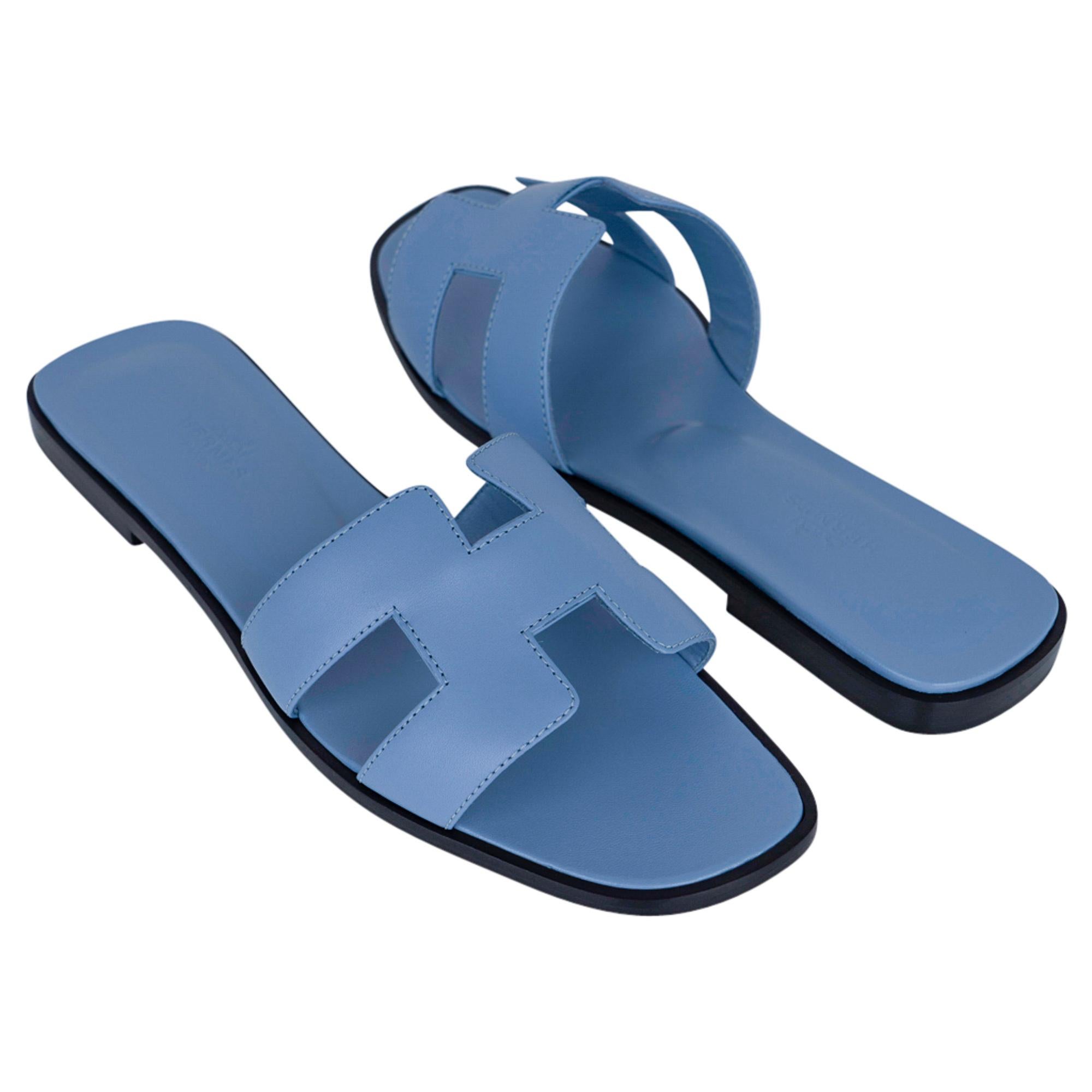 Hermes Oran Sandal Blue Bleuet Leather Size 37 / 7 New w/Box  In New Condition For Sale In Miami, FL