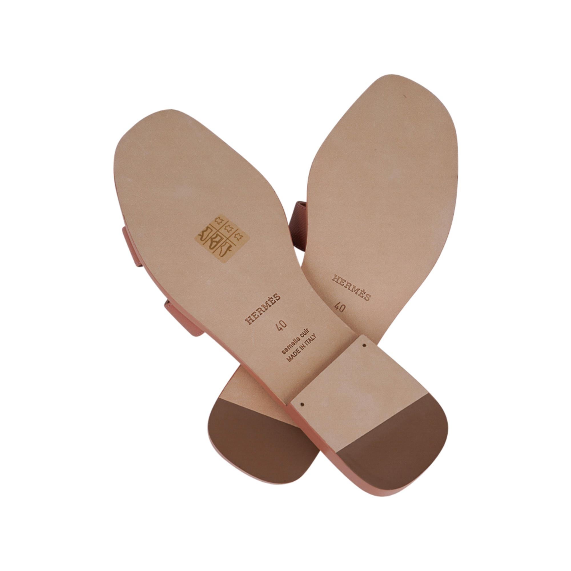 Hermes Oran Sandal Flat Shoes Rose Aube Epsom 40/10 New w/ Box In New Condition In Miami, FL