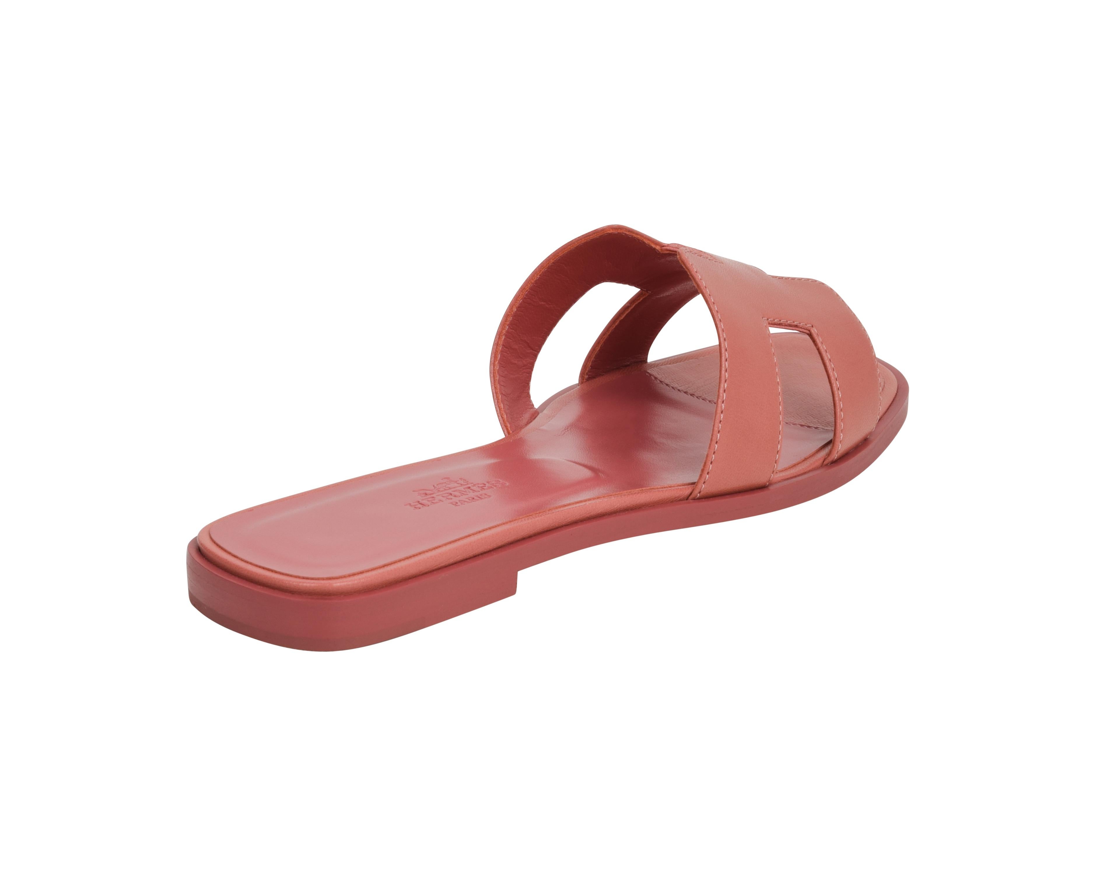 Hermes Oran Sandal Limited Edtion Rouge Blush Chevre Leather 37 / 7 In New Condition For Sale In Miami, FL