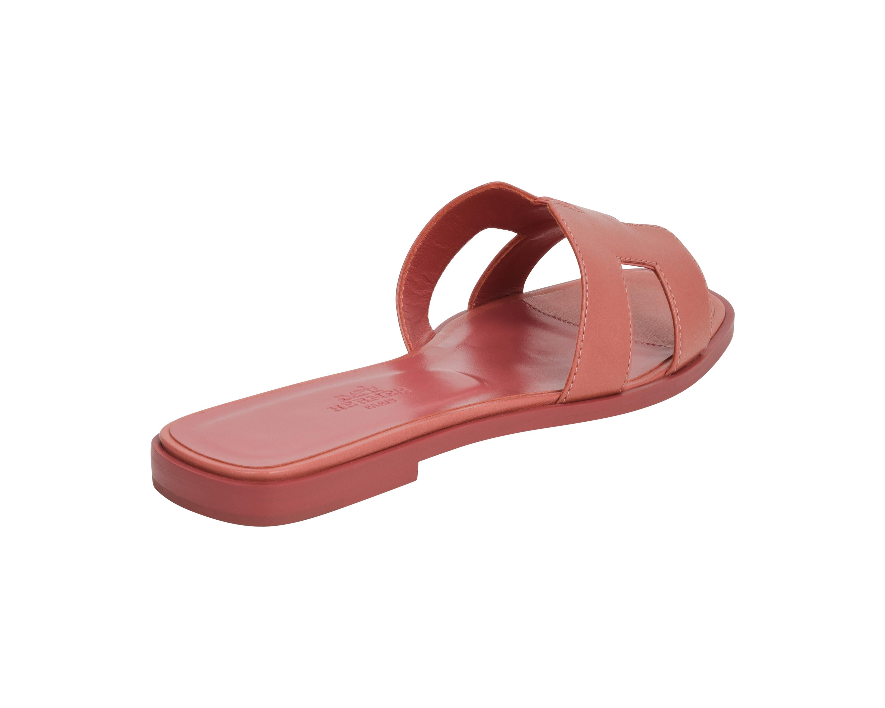 Hermes Oran Sandal Rouge Blush Chevre 37 / 7 New w/ Box In New Condition For Sale In Miami, FL