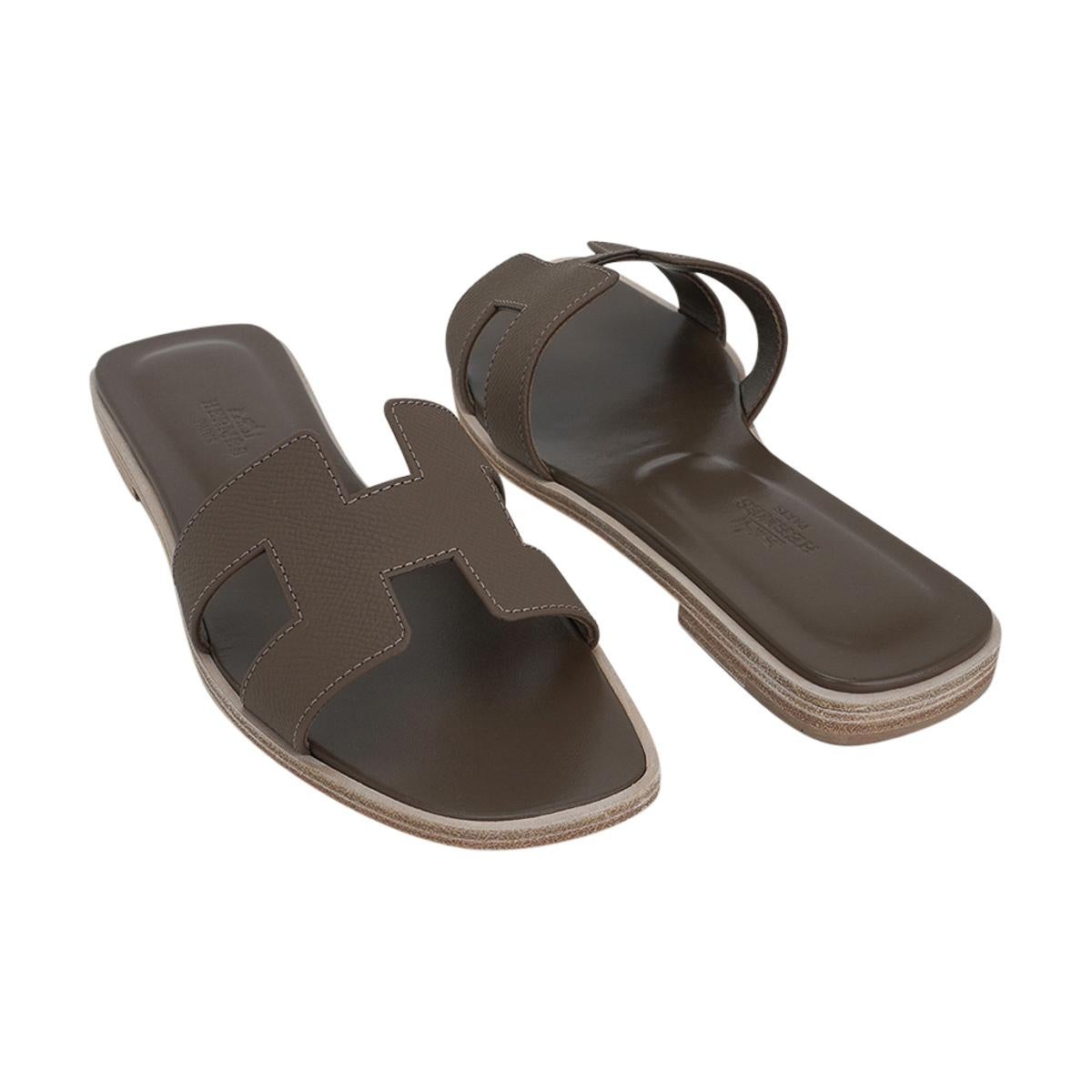 Gray Hermes Oran Sandals Etoupe Epsom Leather Flat Shoes 40 For Sale