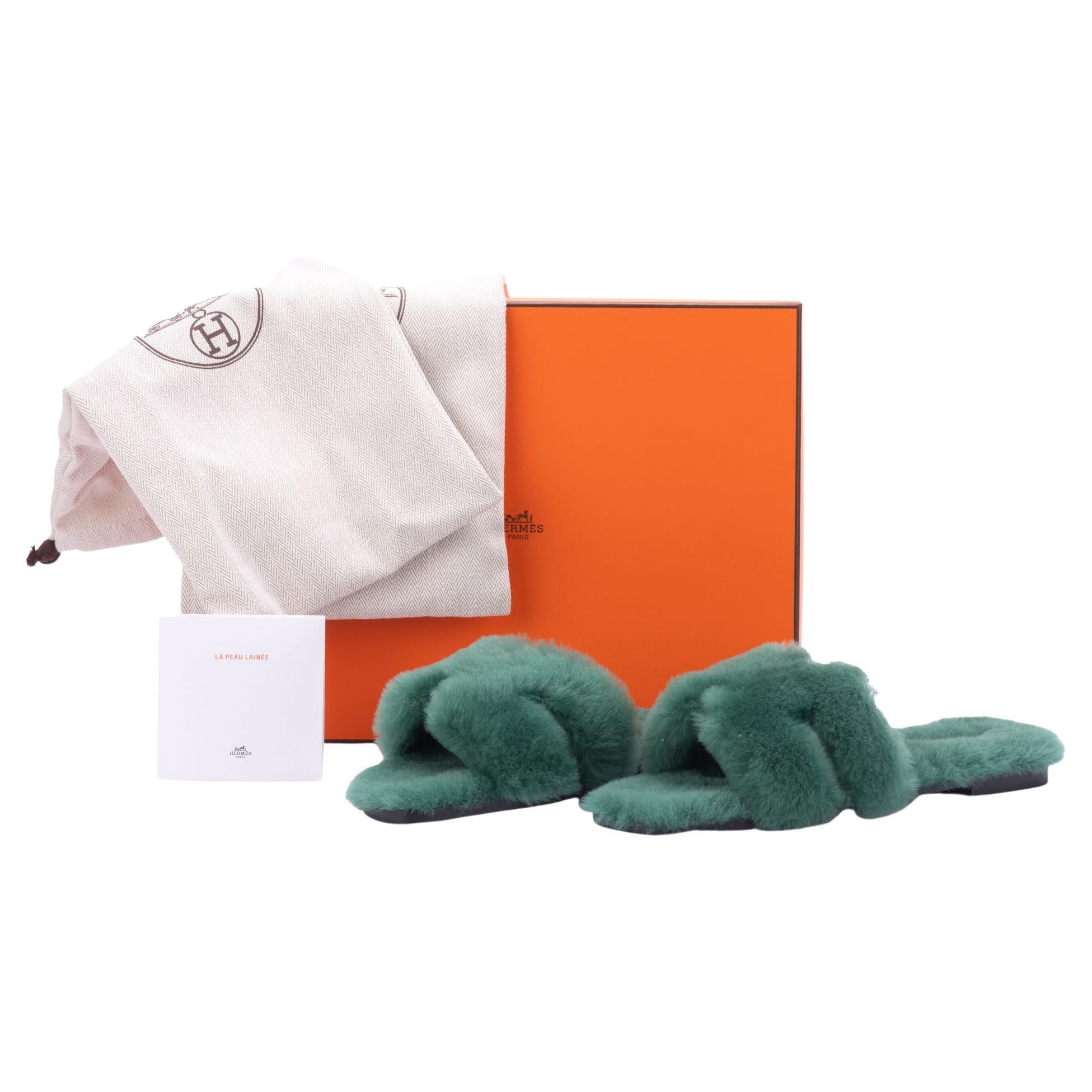 Hermès Oran Sandalen Grünes Wollsleder im Angebot