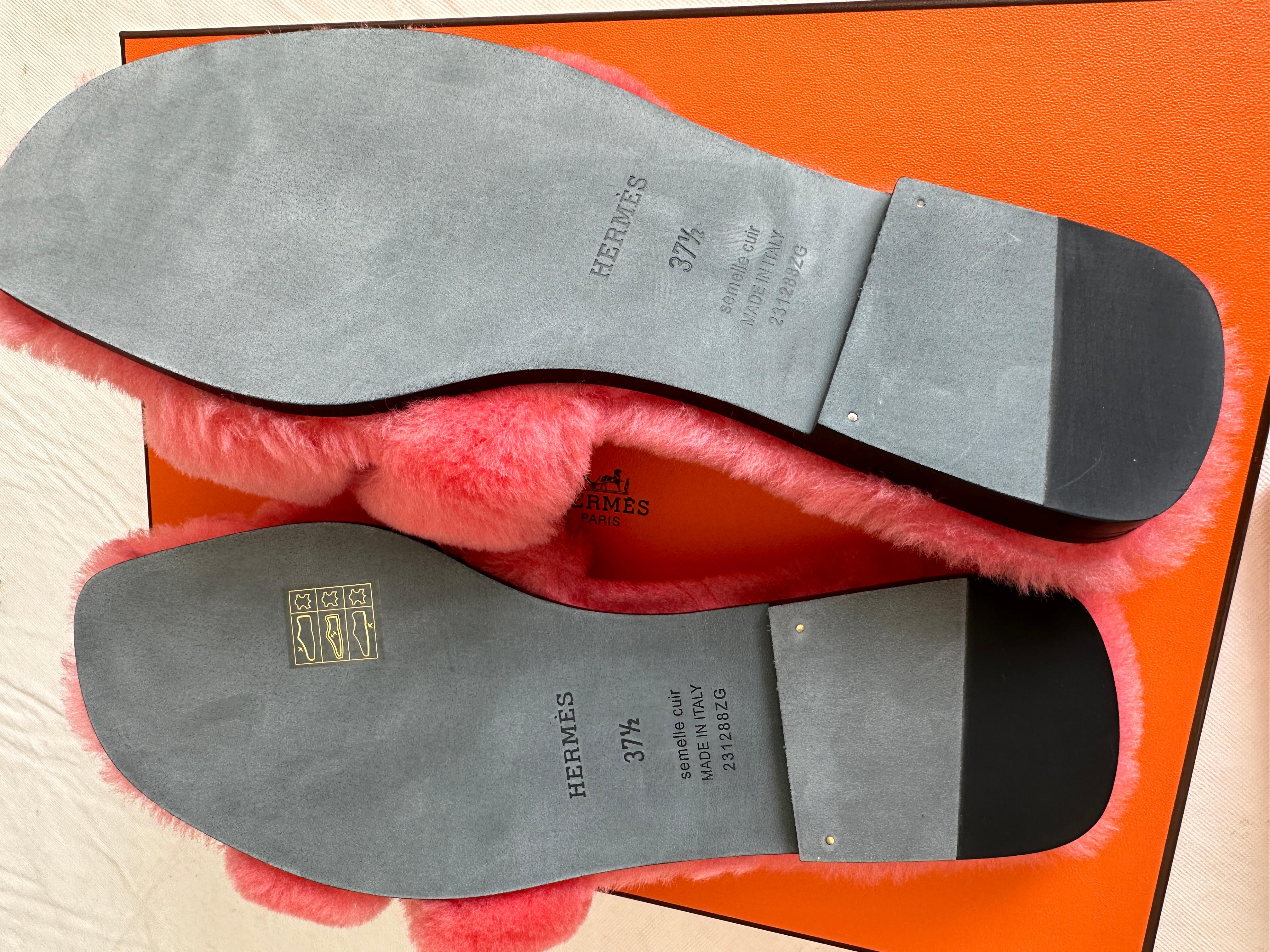 Sandales Oran Hermès Rose du Desert 37,5 en cuir de laine Teddy Neuf à West Chester, PA
