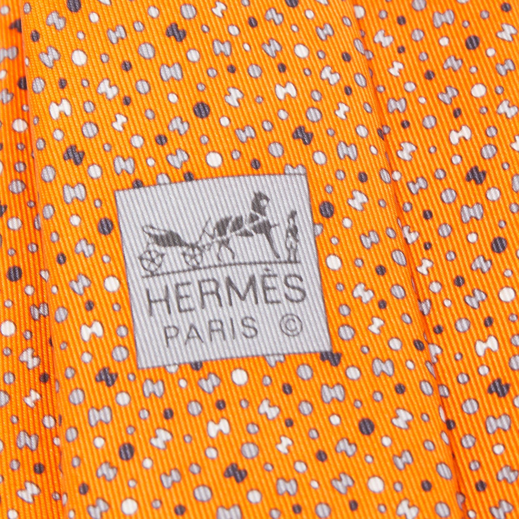 Hermes Orange 7 Bubble H Printed Silk Slim Tie In Excellent Condition In Dubai, Al Qouz 2