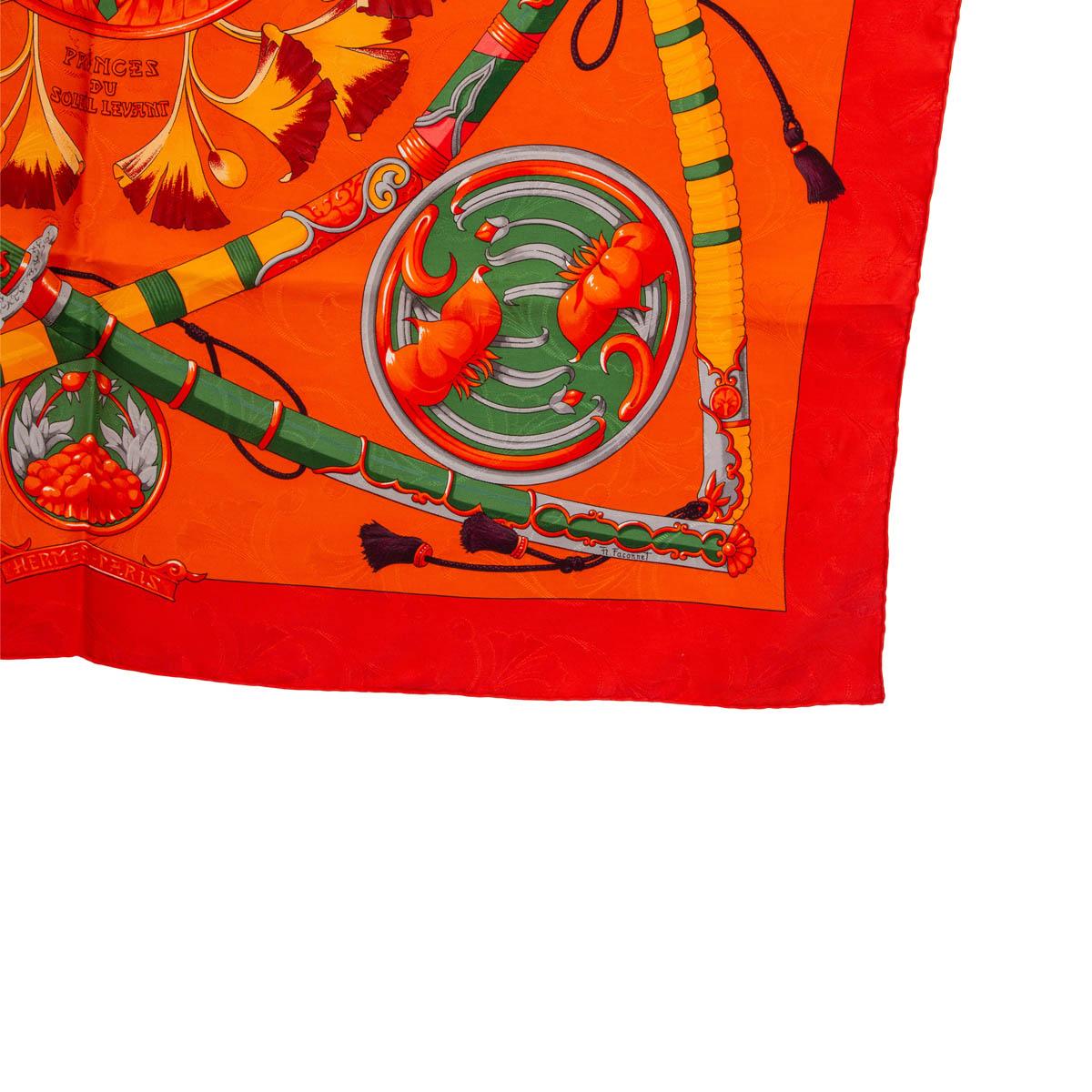 Hermes orange DAIMYO PRINCESS DU SOLEIL LEVANT 90 Seidenschal im Zustand „Hervorragend“ in Zürich, CH