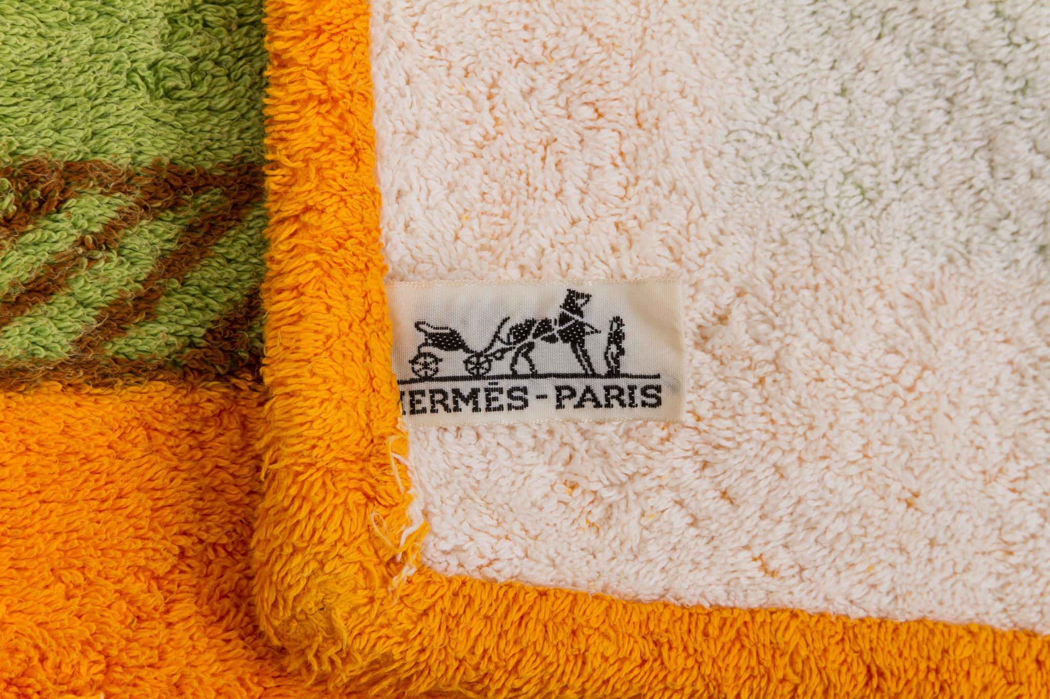 Hermès Orange Fish Beach Towel In Good Condition In West Hollywood, CA
