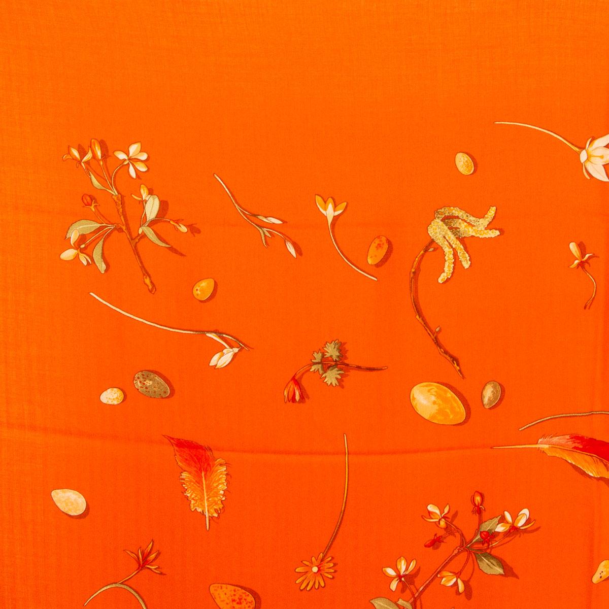 Hermes orange FLEURS ET PLUMES 140 silk twill Scarf In Excellent Condition In Zürich, CH
