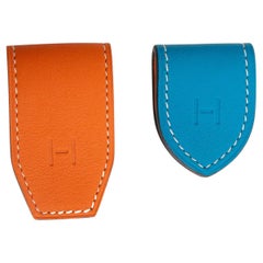 HERMES orange & fridablaues Leder AT'H Set von 2 MAGNETS Geldklammern