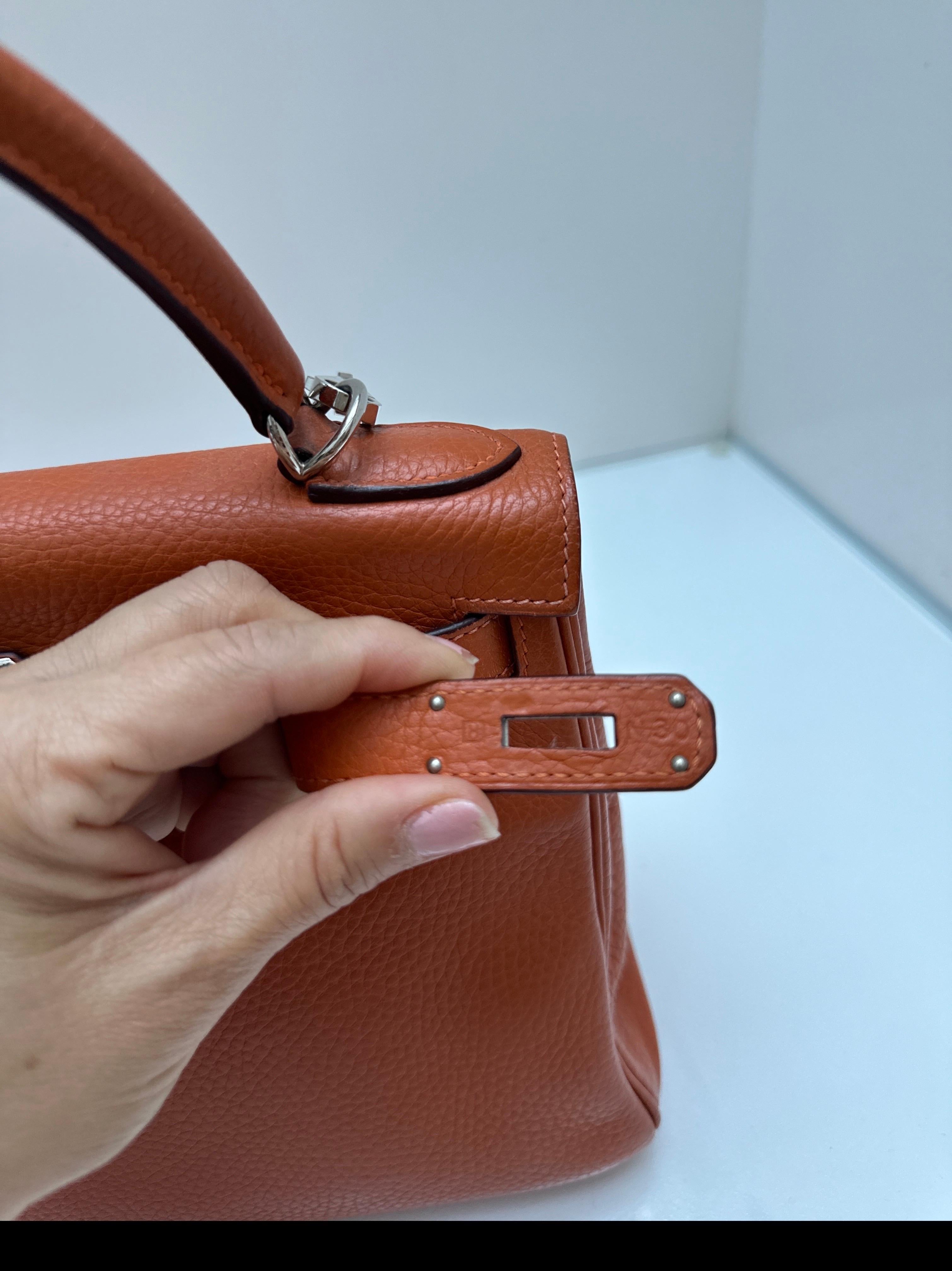 Borsa Kelly 28 arancione di Hermes in vendita 6