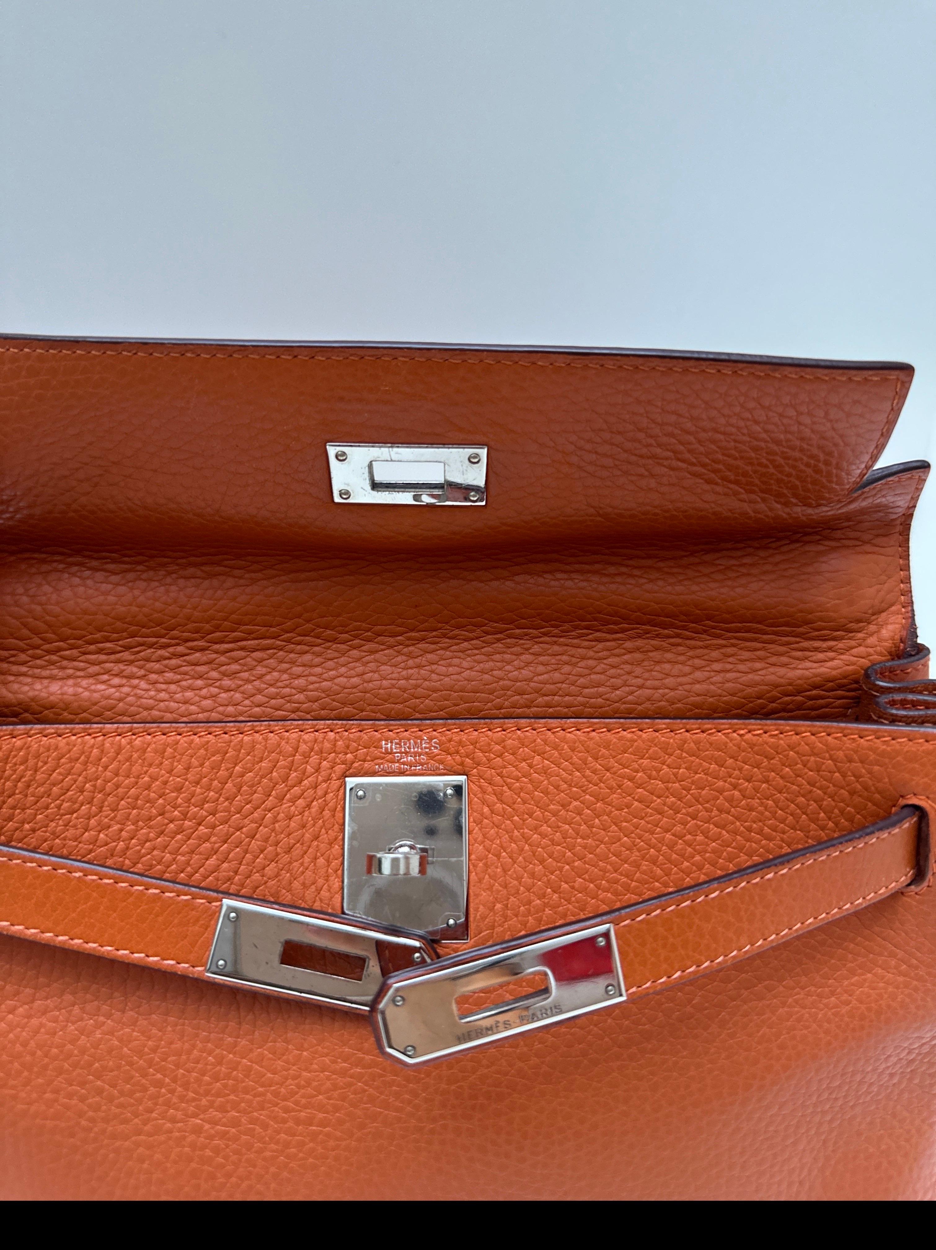 Borsa Kelly 28 arancione di Hermes in vendita 8