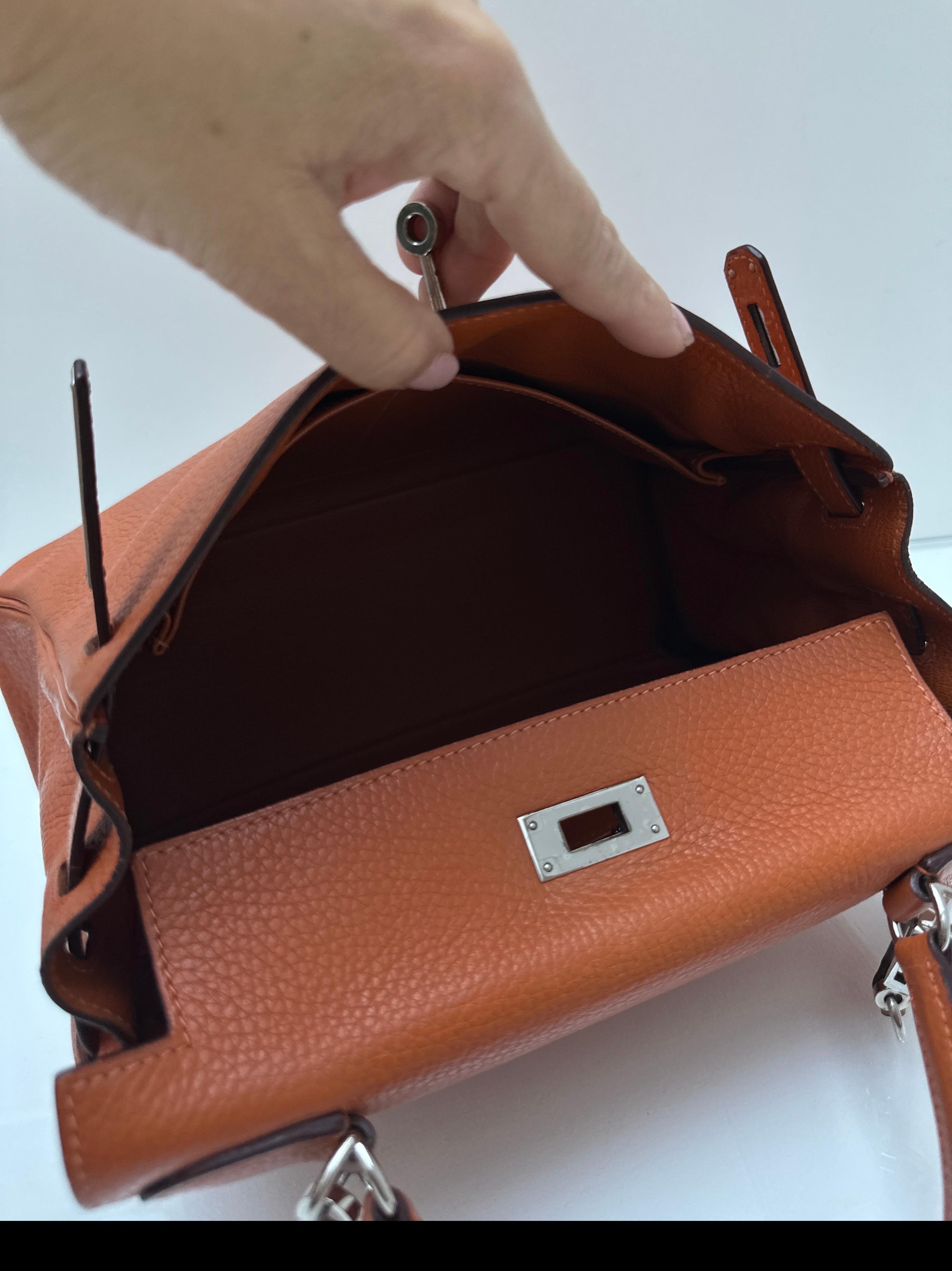 Borsa Kelly 28 arancione di Hermes in vendita 10