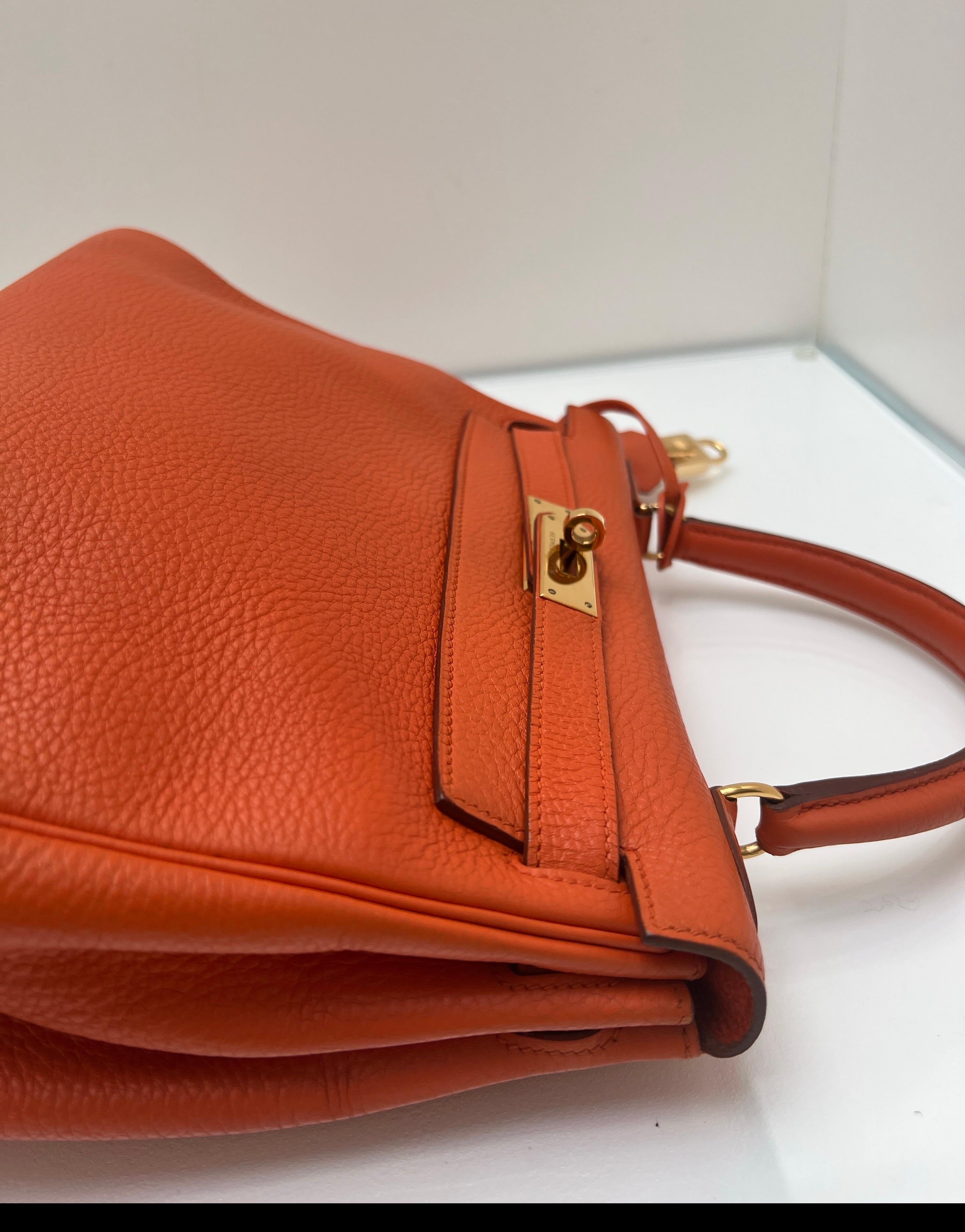 Borsa Kelly 28 arancione di Hermes in vendita 15