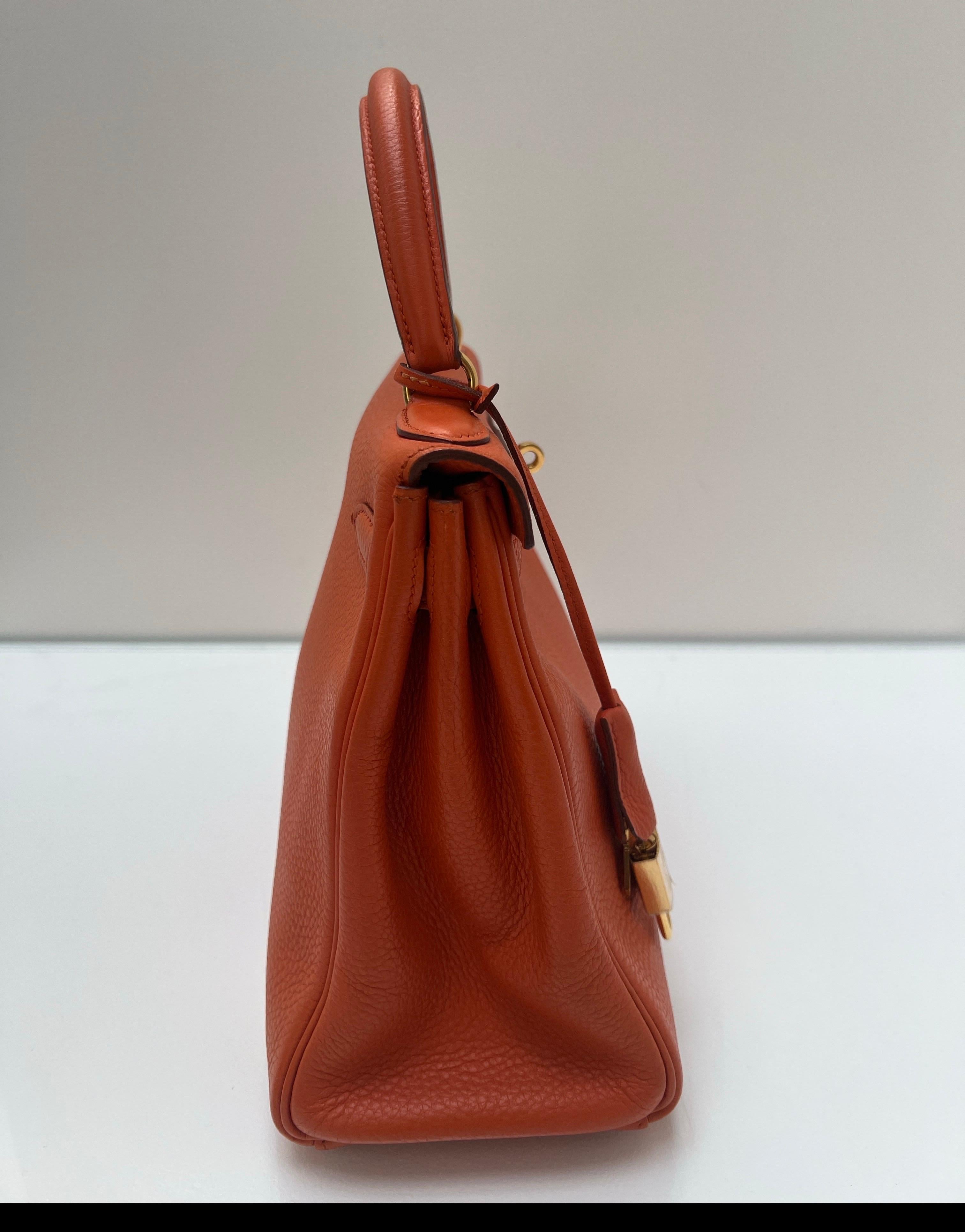 Borsa Kelly 28 arancione di Hermes in vendita 2