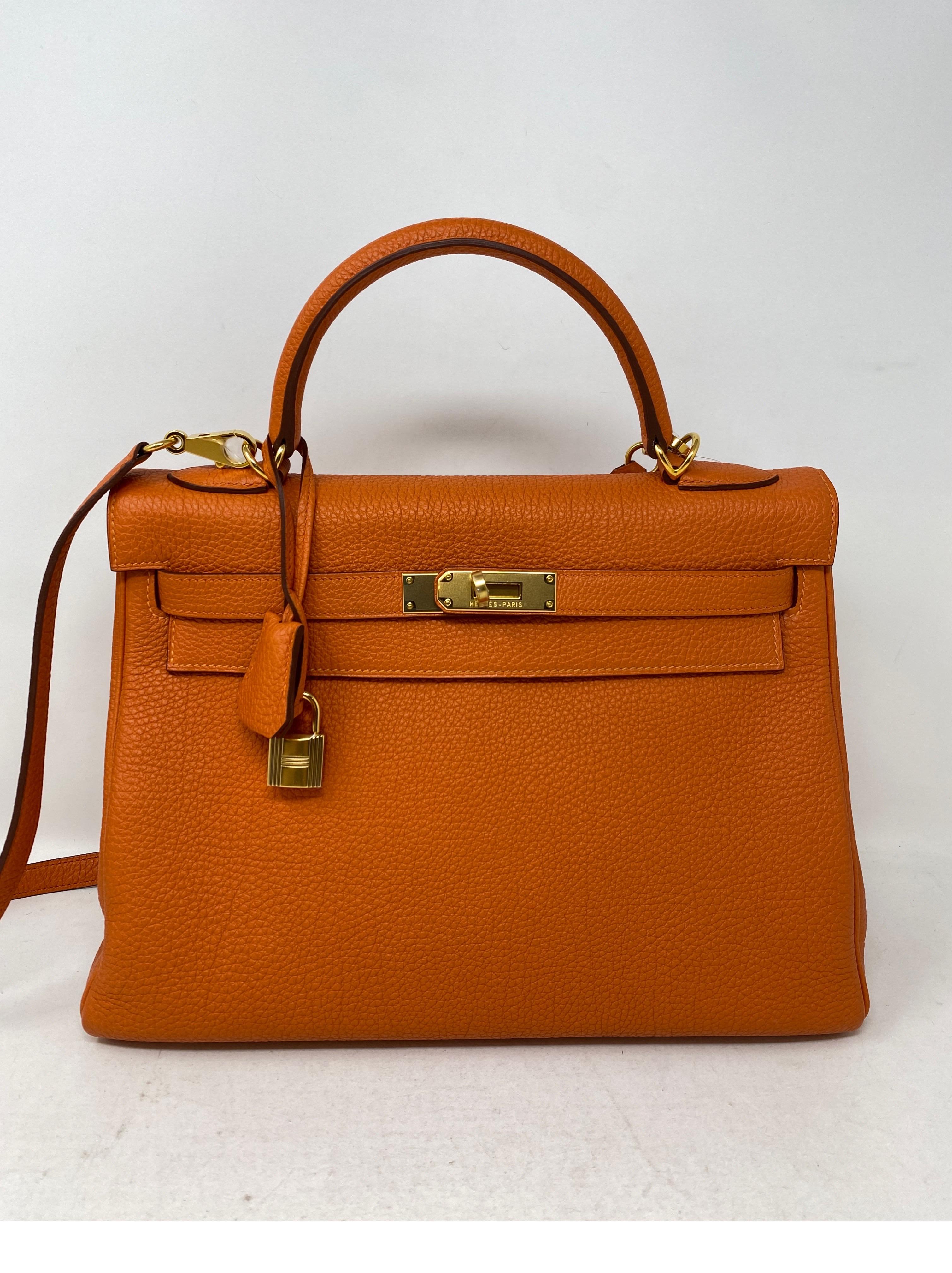 Hermes Orange Kelly 32 Bag  In Excellent Condition In Athens, GA