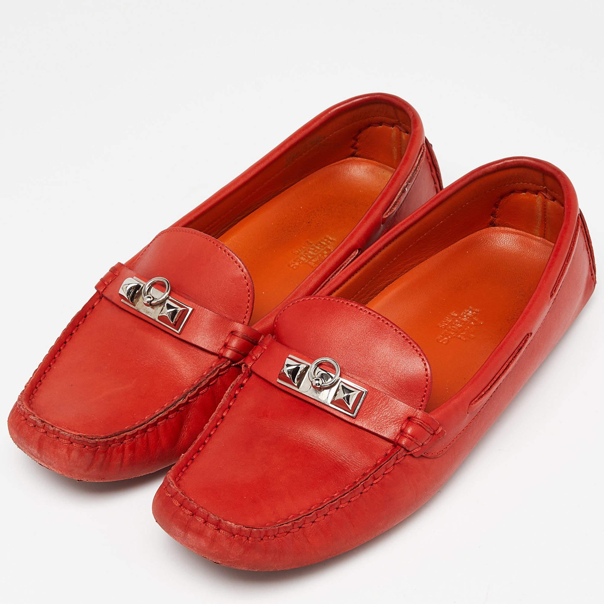 Hermes Orange Leather Irving Loafers Size 37 In Good Condition For Sale In Dubai, Al Qouz 2
