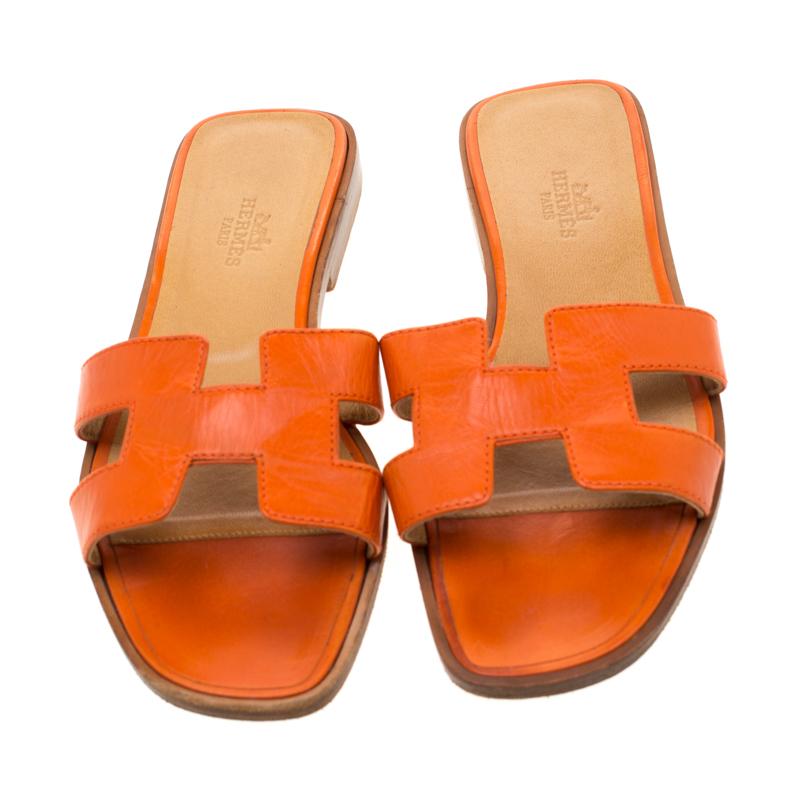 Hermes Orange Leather Oran Flat Slides Size 35.5 For Sale at 