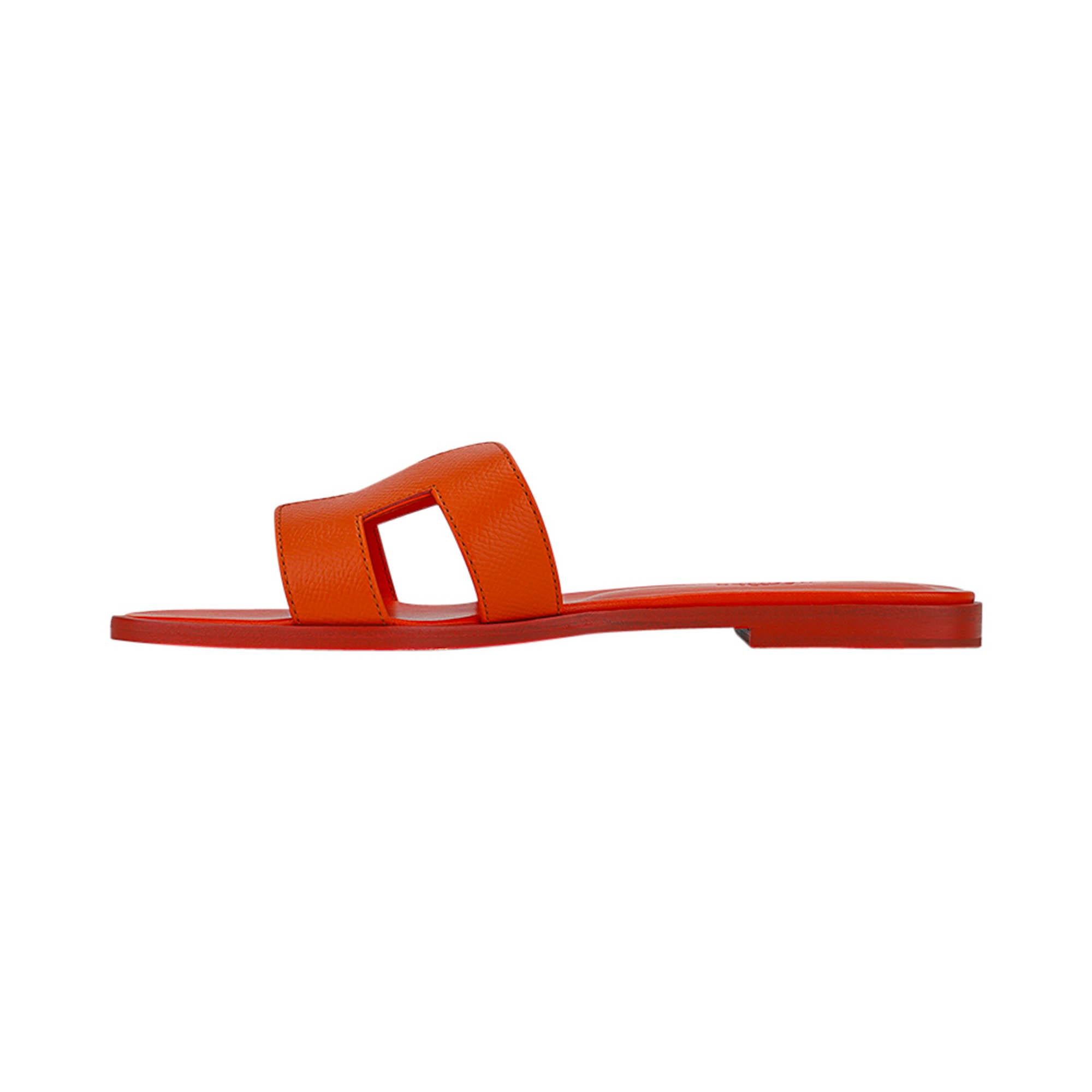 Hermes Orange Oran Sandale Epsom Chaussures plates en cuir 40 Pour femmes en vente