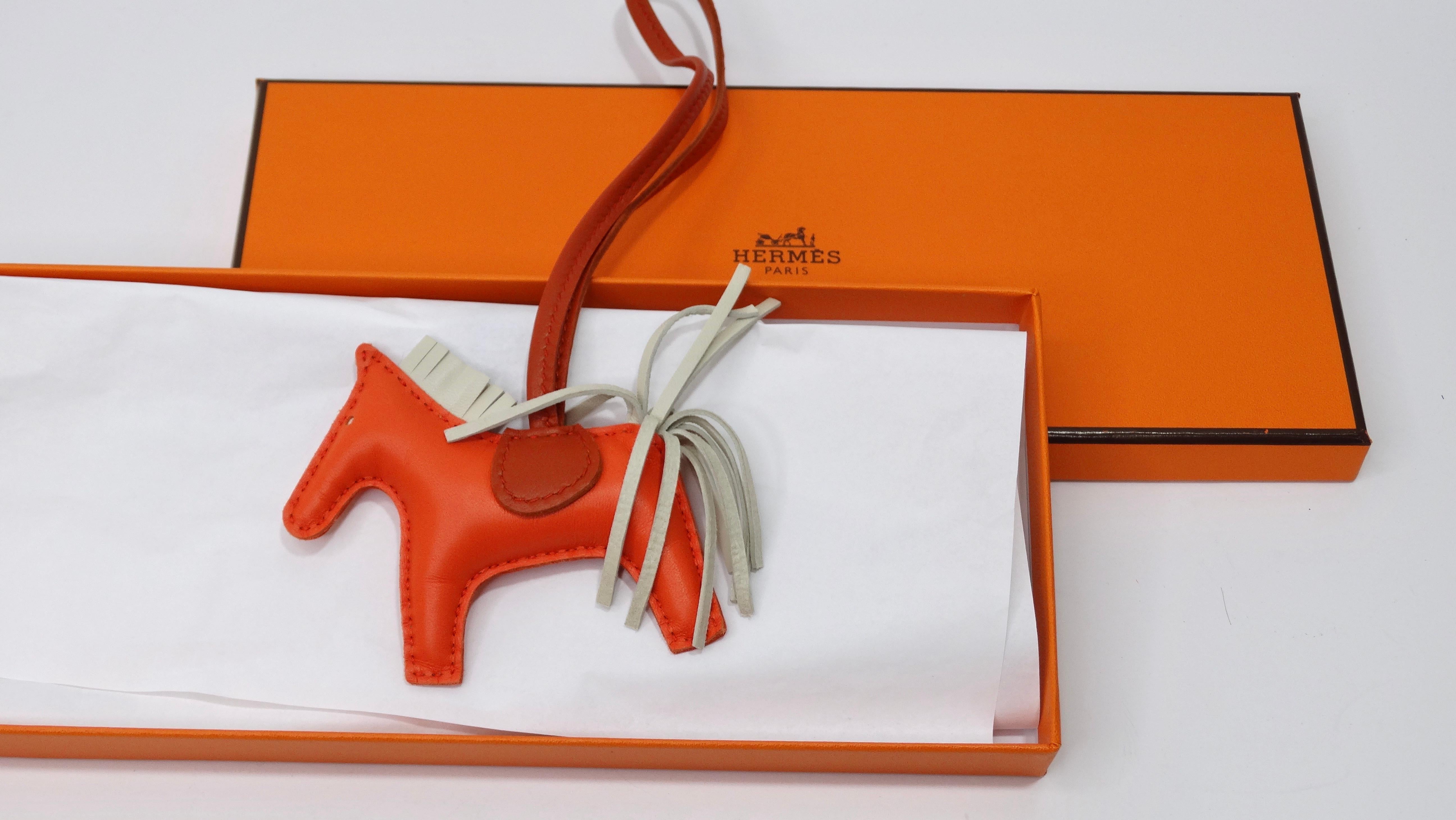 Bring a little flair to your everyday handbag! The key to making fashion effortless is having fun and putting your own unique twist on your ensembles. This is a tiny horse figure will be sure to add a bright touch to your favorite accessory. This
