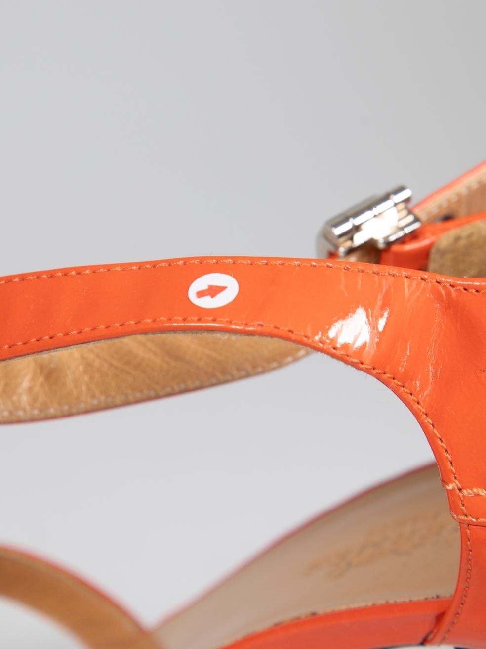 Sandales à talons Hermès Orange Sanguine Patent Taille IT 38 en vente 1