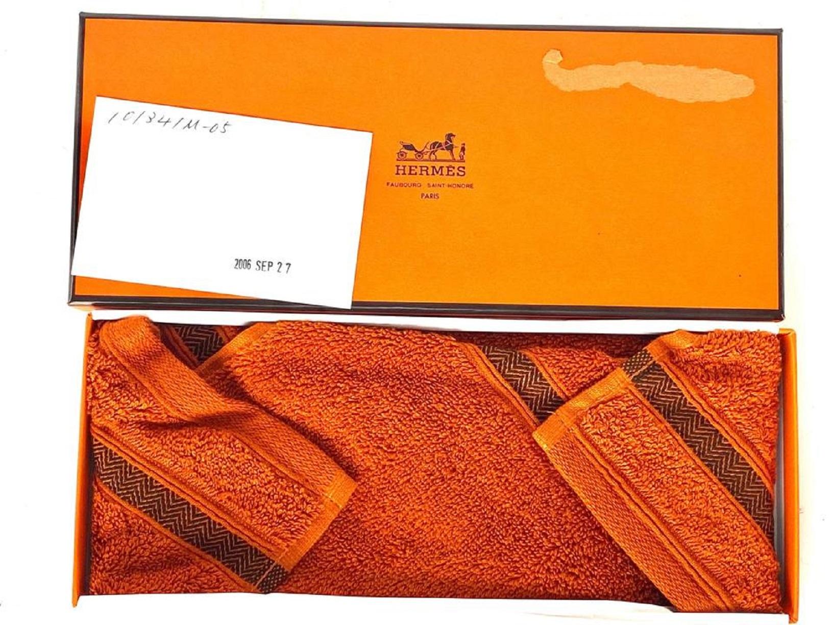 Hermès Orange Signature H Towel 3her614 In New Condition In Dix hills, NY