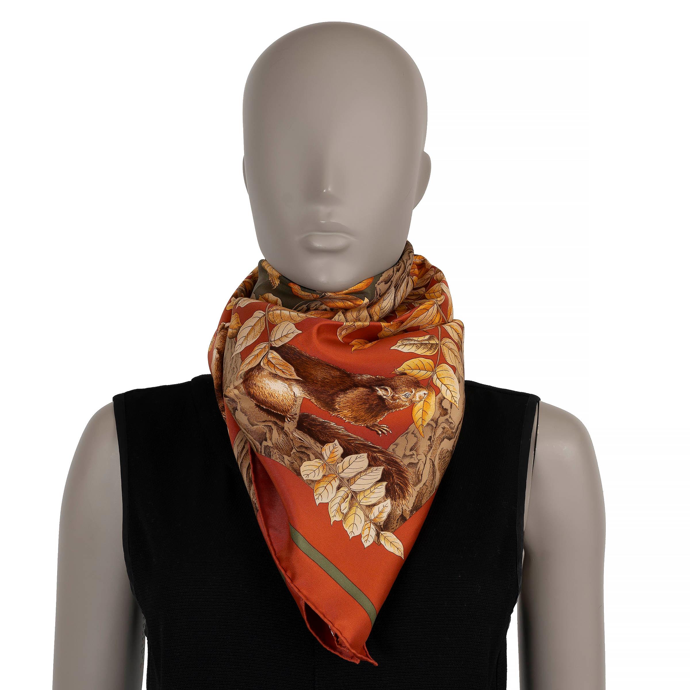 Women's or Men's HERMES orange silk CASSE NOISETTE 90 Twill Scarf For Sale
