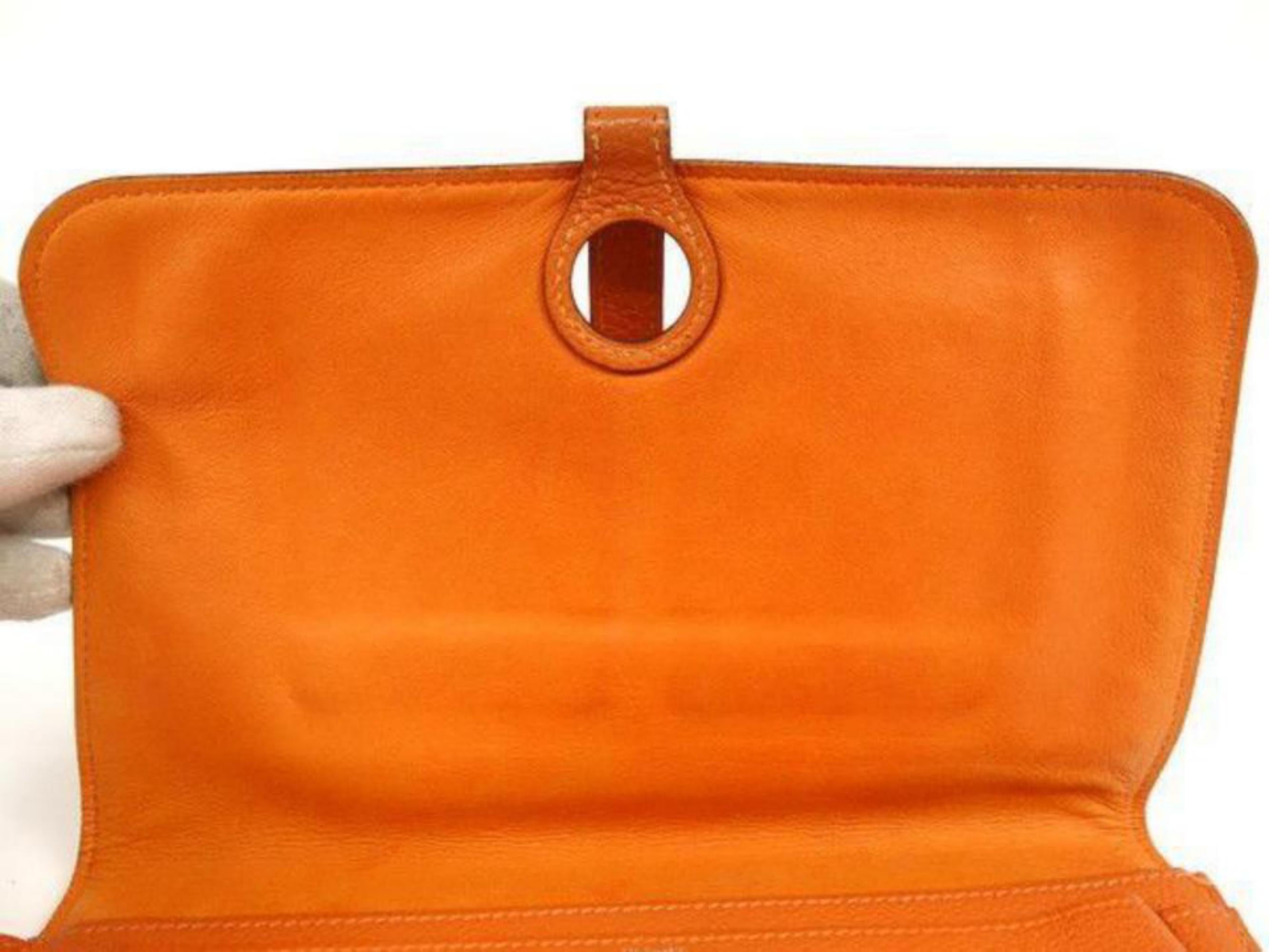 Hermès Orange Togo Leder Dogon Geldbörse 232H857 im Zustand „Gut“ im Angebot in Dix hills, NY
