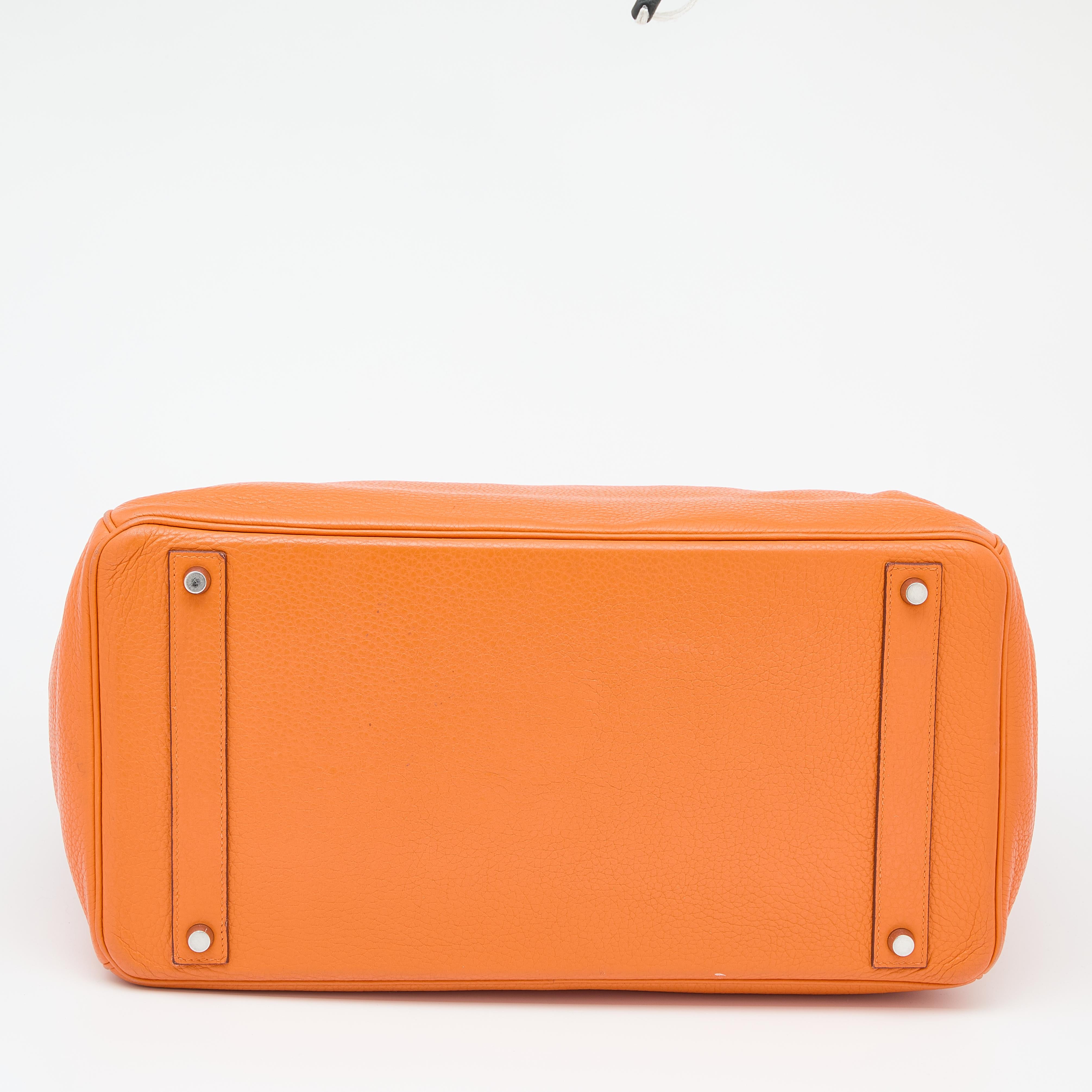 Hermès Orange Togo Leather Palladium Plated Birkin 40 Bag In Good Condition In Dubai, Al Qouz 2