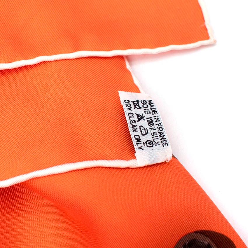 Hermes Orange Vif Argent  Pañuelo de sarga de seda 90 en Excelente Estado en London, GB