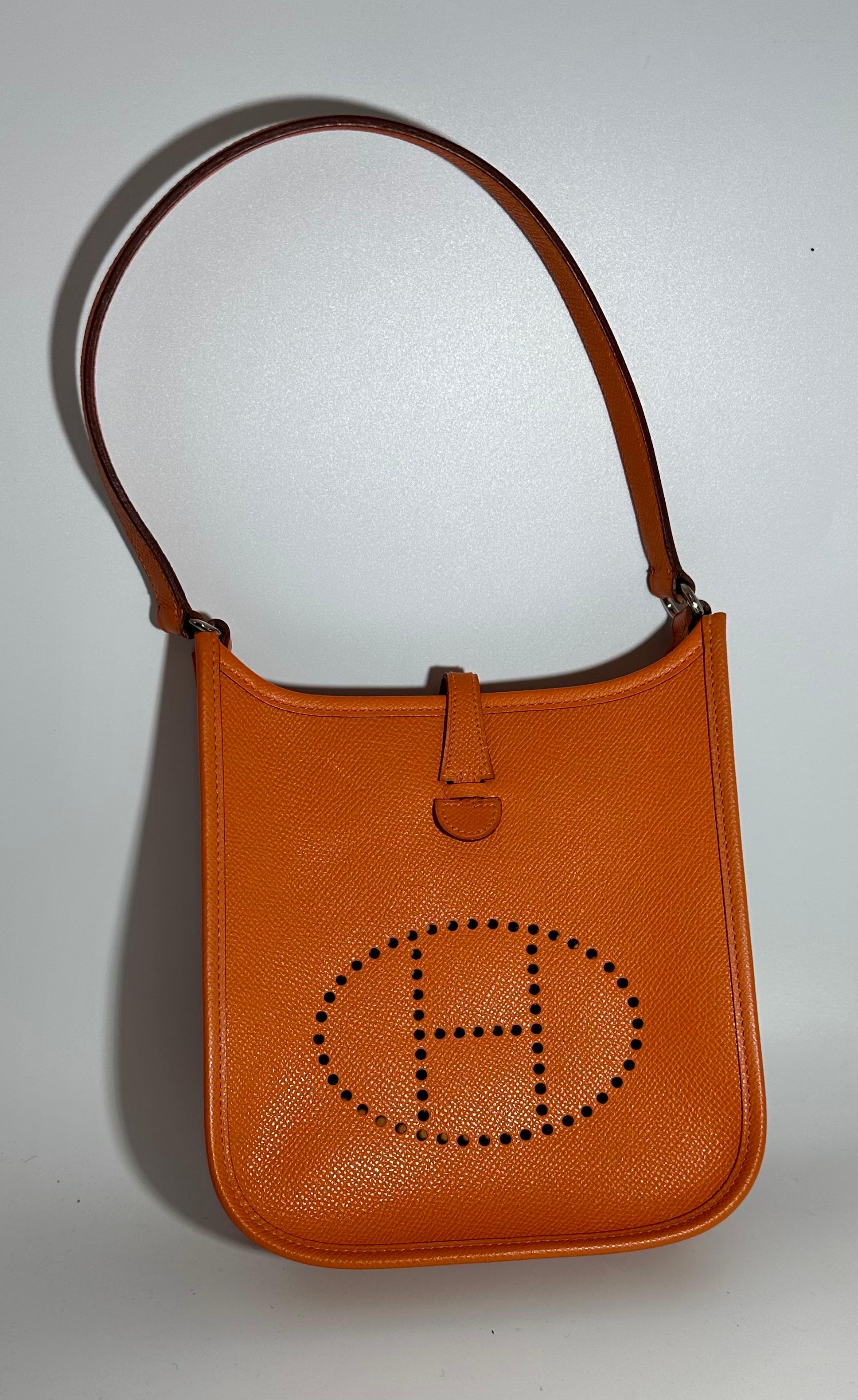 Hermès  Oranges Leather Small MINI Bag, Excellent condition like new For Sale 5