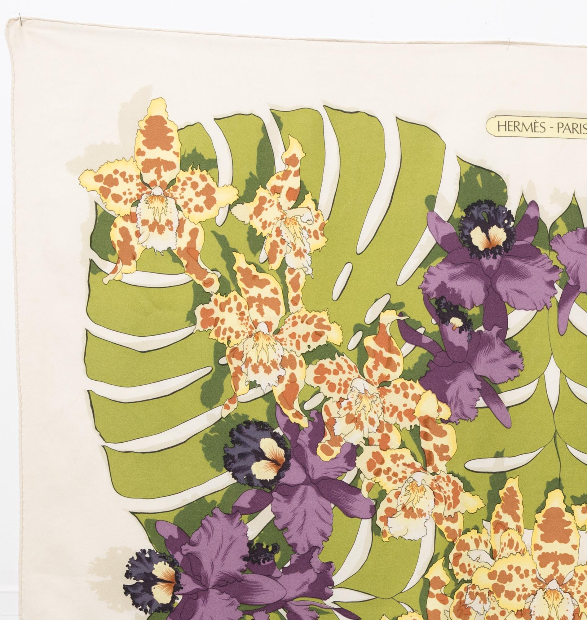 Foulard en soie Hermes Orchidées by V.I.I. Bon état - En vente à Paris, FR