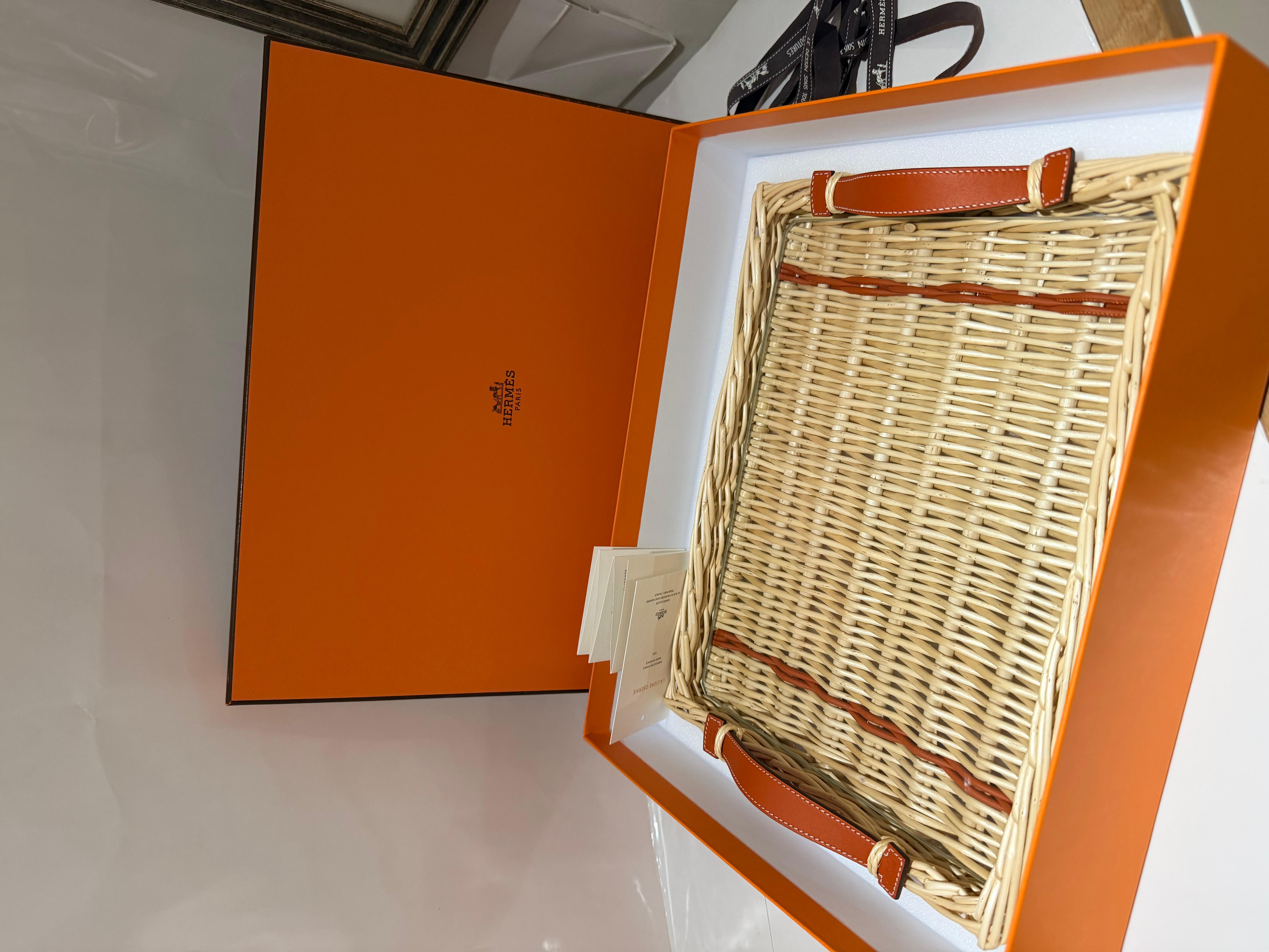 Bandeja de mimbre Hermes Oseraie Marrón en venta
