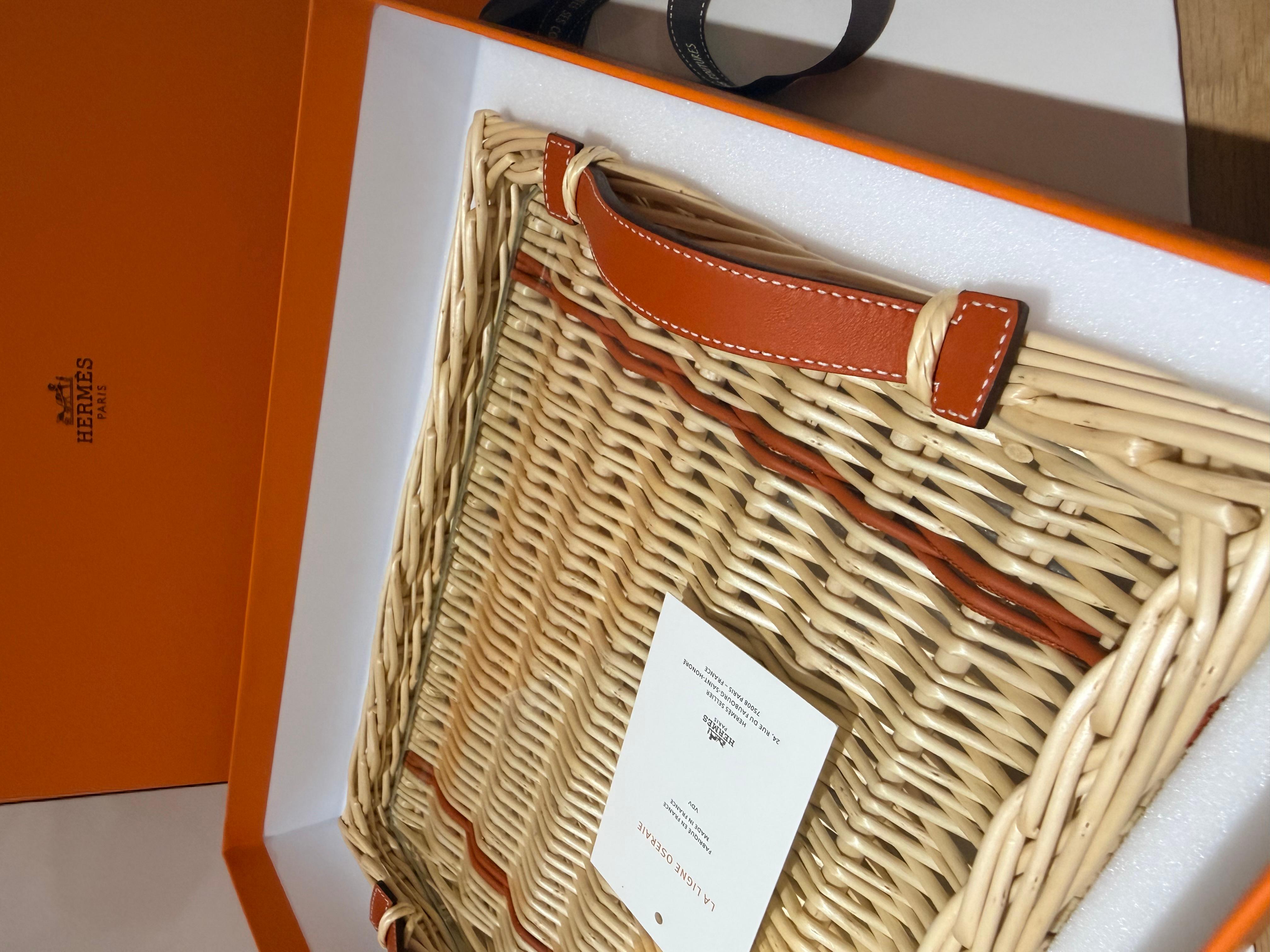 Bandeja de mimbre Hermes Oseraie en Nuevo estado para la venta en London, England