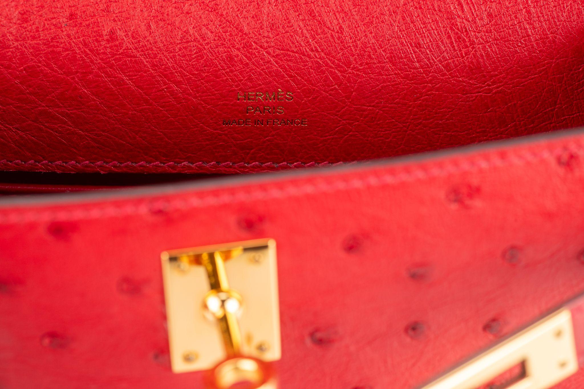 Hermès Ostrich Kelly Pochette Rouge en vente 7