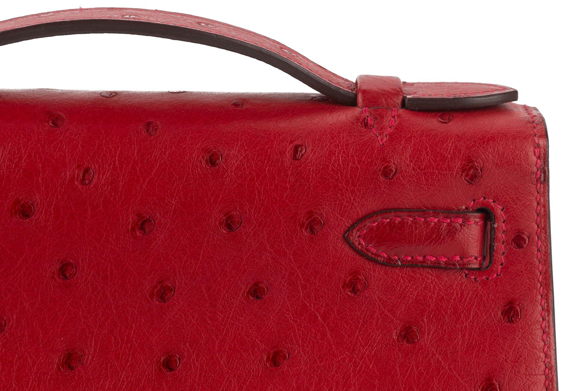 Hermès Ostrich Kelly Pochette Rouge en vente 4