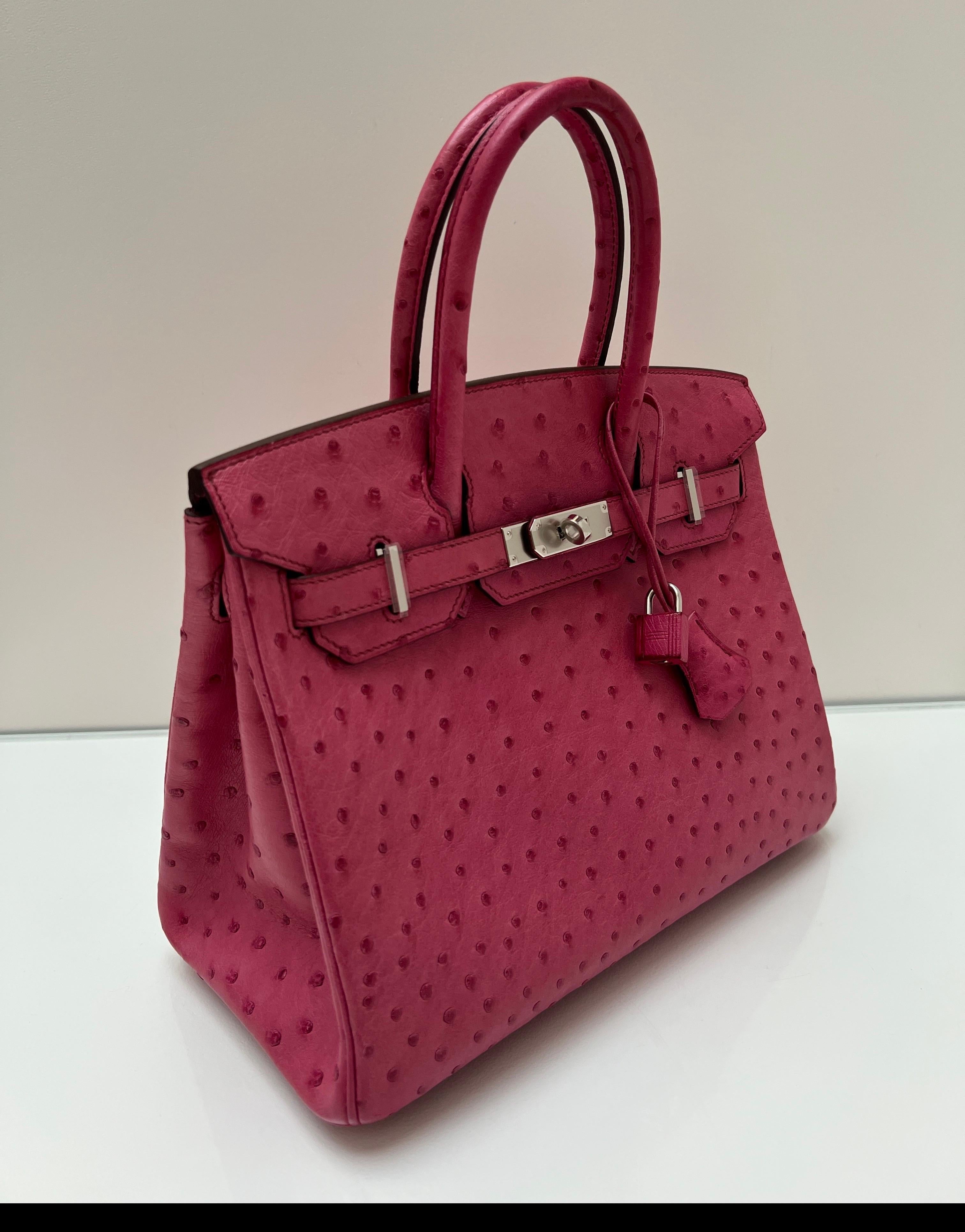 Rouge Birkin Tyrien en autruche rose Hermes 30 en vente